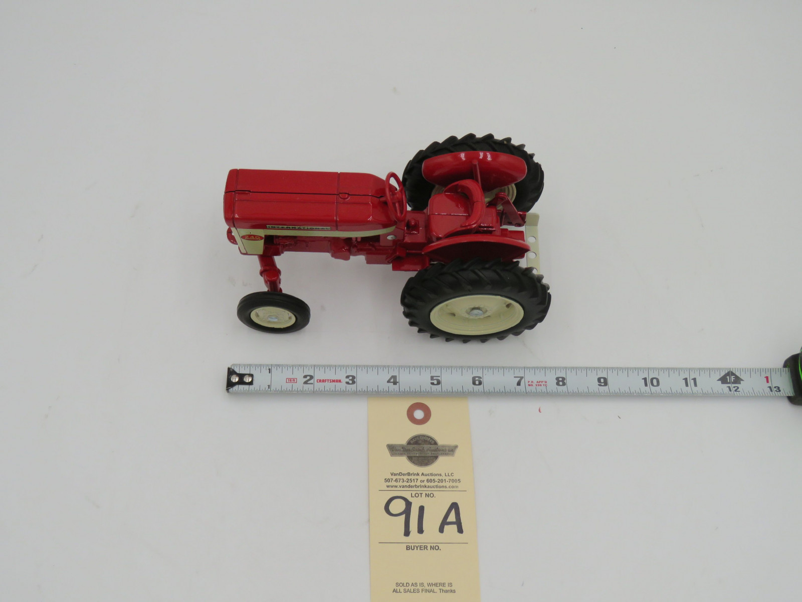 ERTL INTERNATIONAL 240 UTILITY DIE-CAST METAL 1/16TH SCALE  NO BOX - Image 2