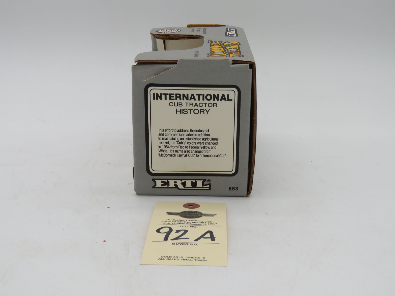 1991 ERTL INTERNATIONAL CUB TRACTOR 1/16 SCALE DIE CAST METAL NIB SPECIAL EDITION - Image 3
