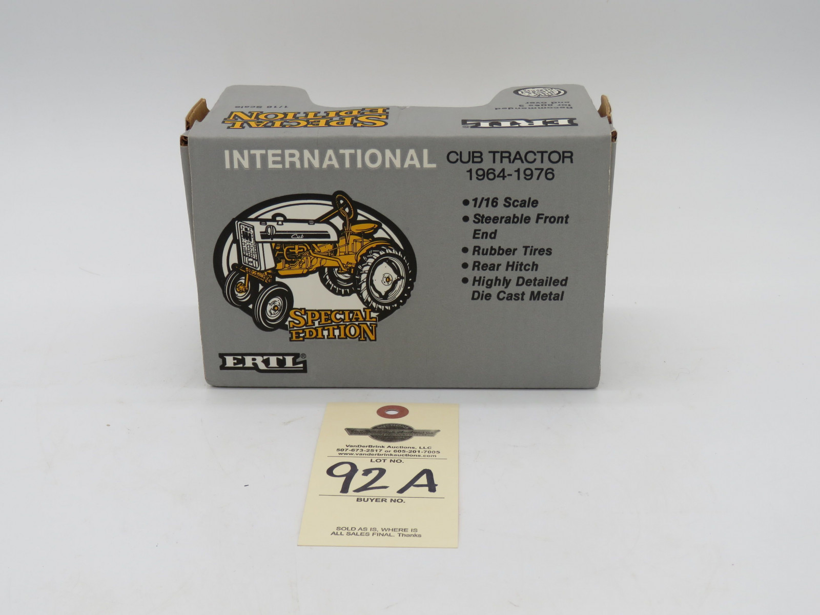 1991 ERTL INTERNATIONAL CUB TRACTOR 1/16 SCALE DIE CAST METAL NIB SPECIAL EDITION - Image 4