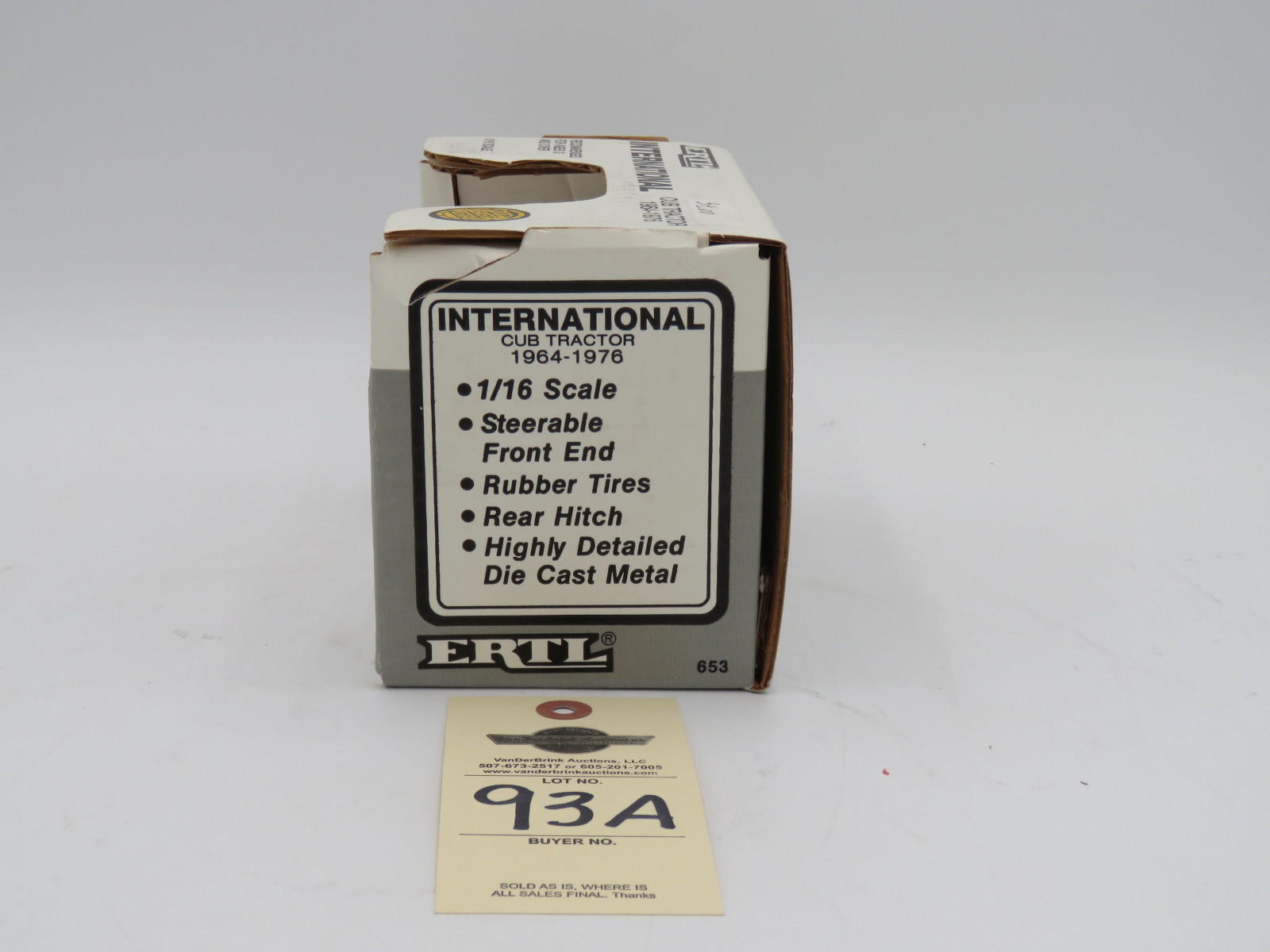 1992 ERTL INTERNATIONAL CUB TRACTOR 1964-1976 DIE CAST METAL 1/16 SCALE  VINTAGE SERIES - Image 3