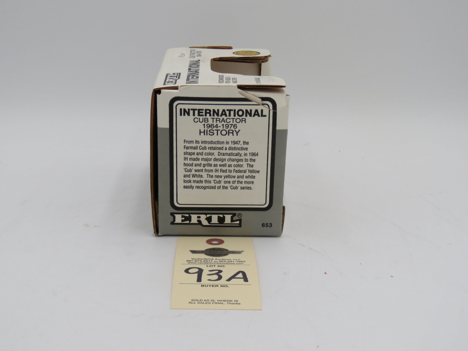 1992 ERTL INTERNATIONAL CUB TRACTOR 1964-1976 DIE CAST METAL 1/16 SCALE  VINTAGE SERIES - Image 5