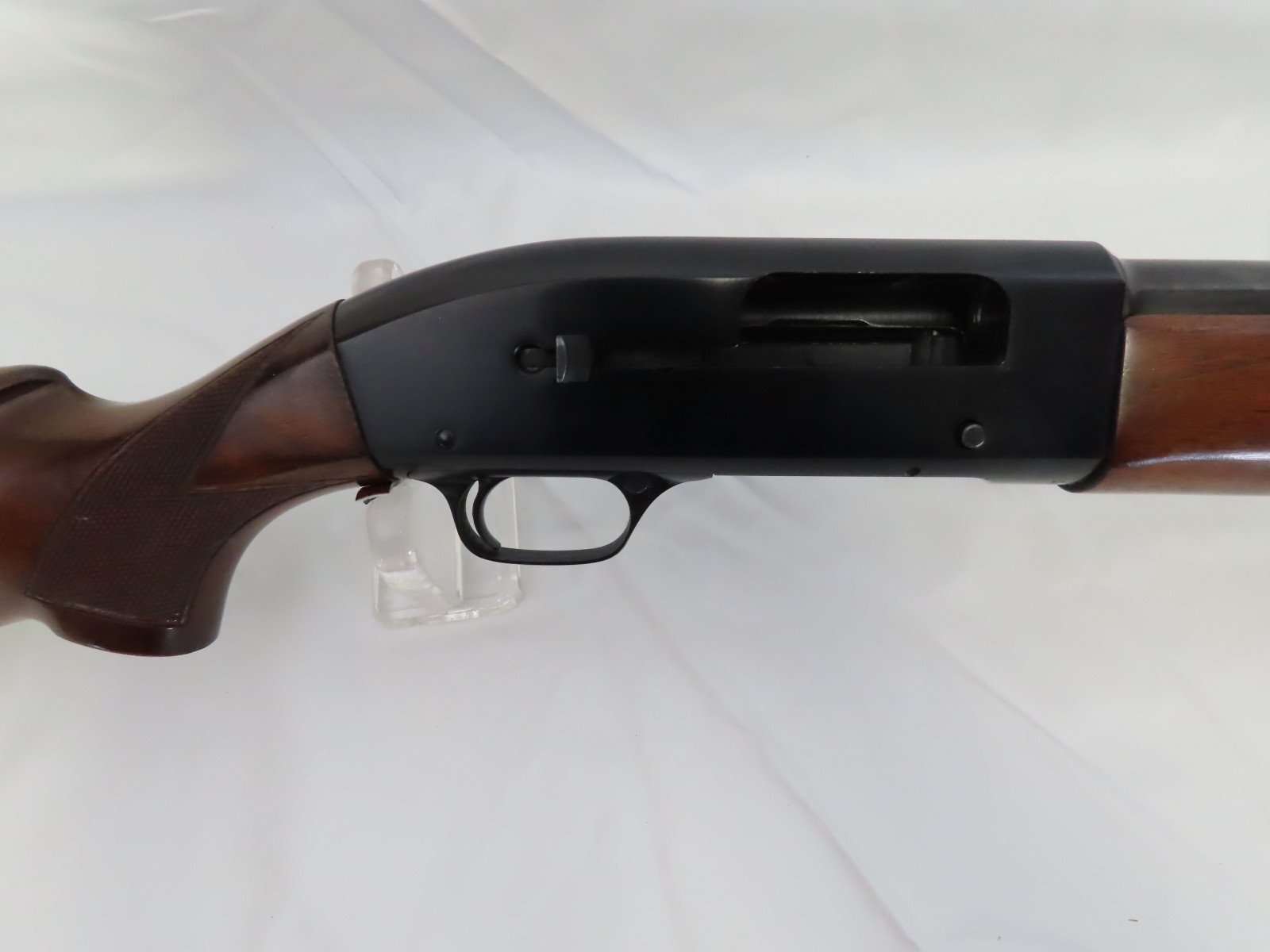 Winchester Model 50 Feather Weight 12 Gauge Shotgun - Image 2