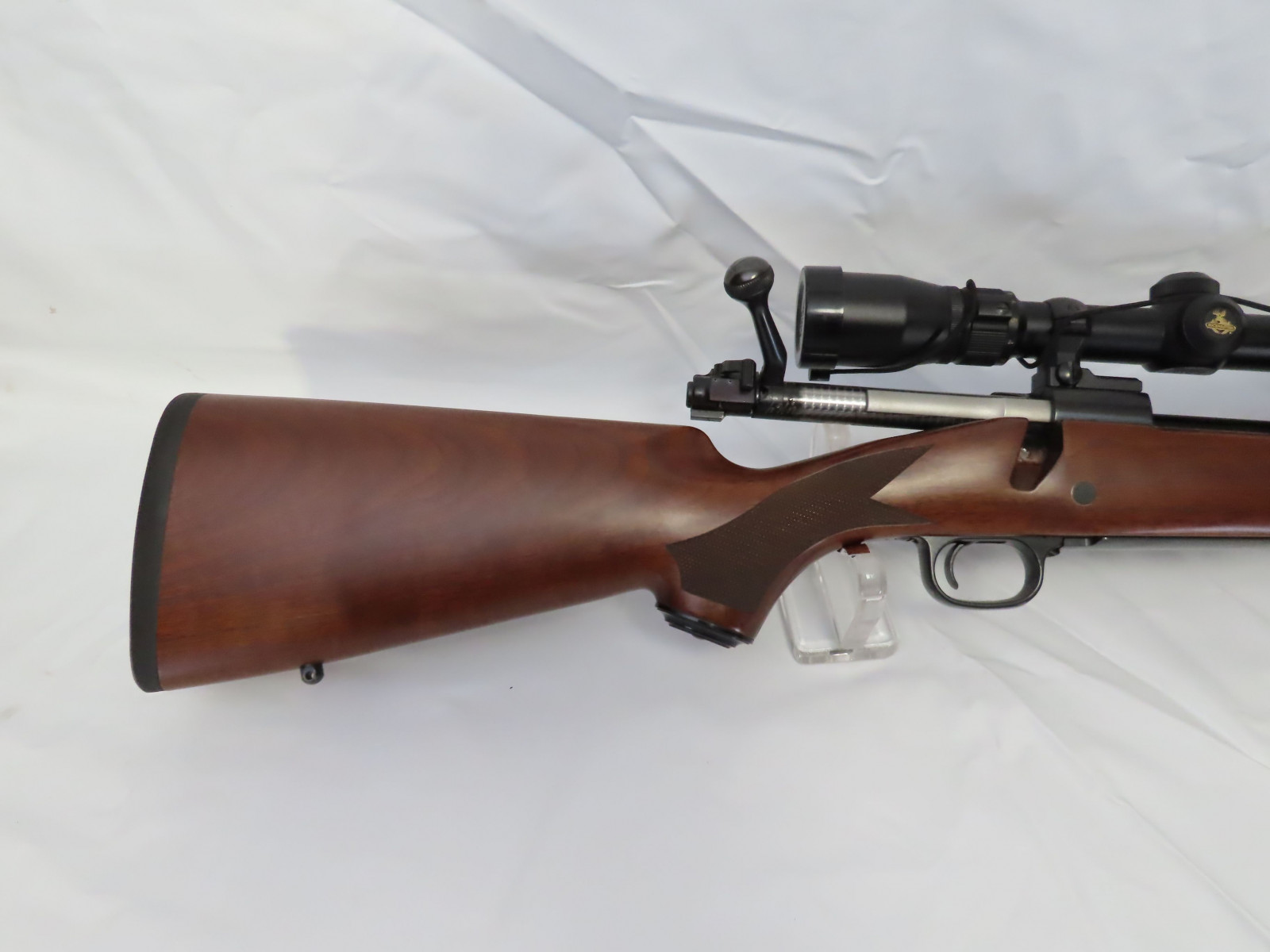 Winchester Model 70 Classic Sporter 30-06 Bolt Action Rifle - Image 6