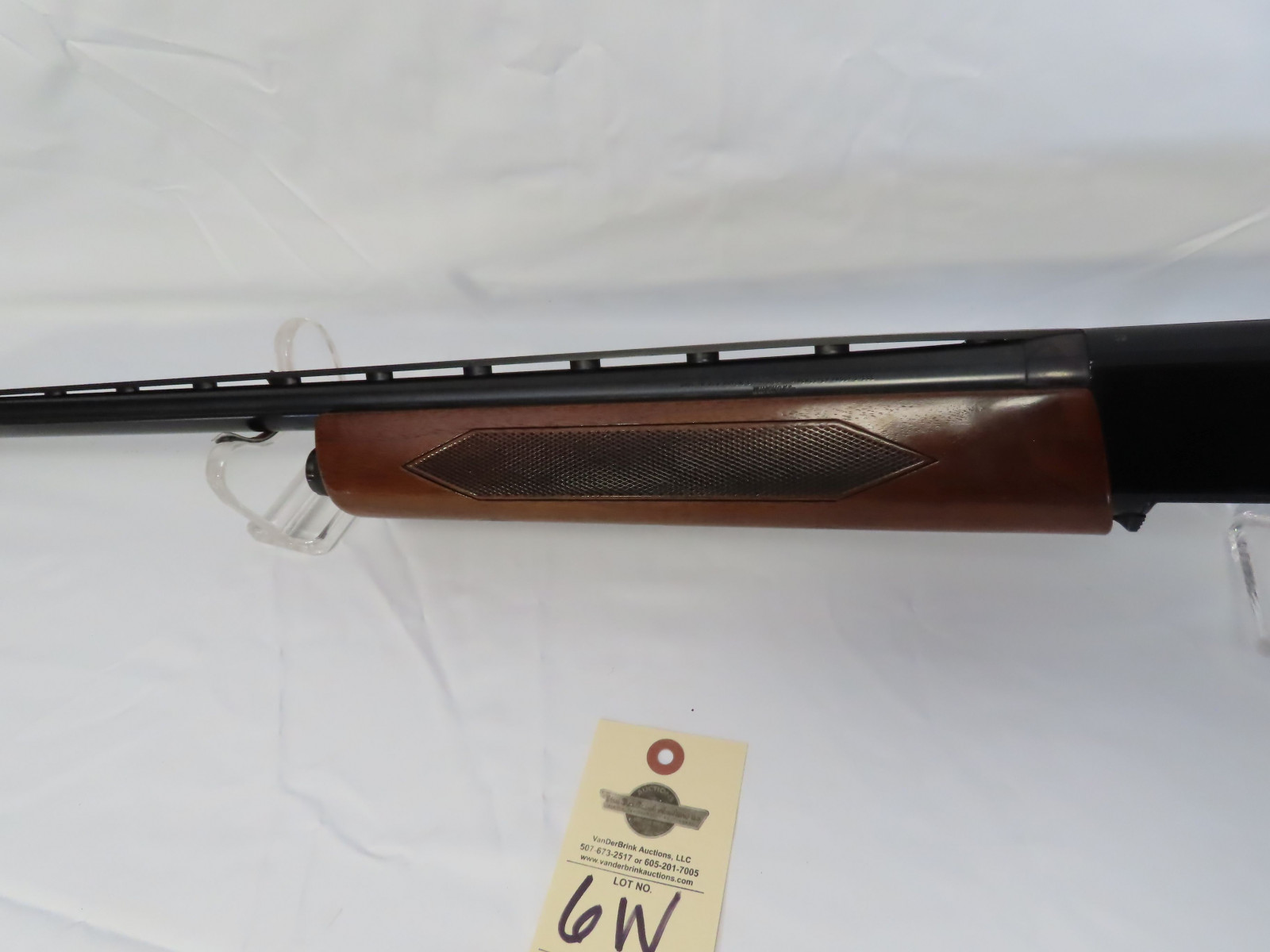 Winchester Model 1400 MK2 Semi-Auto 12 Gauge Shotgun - Image 2