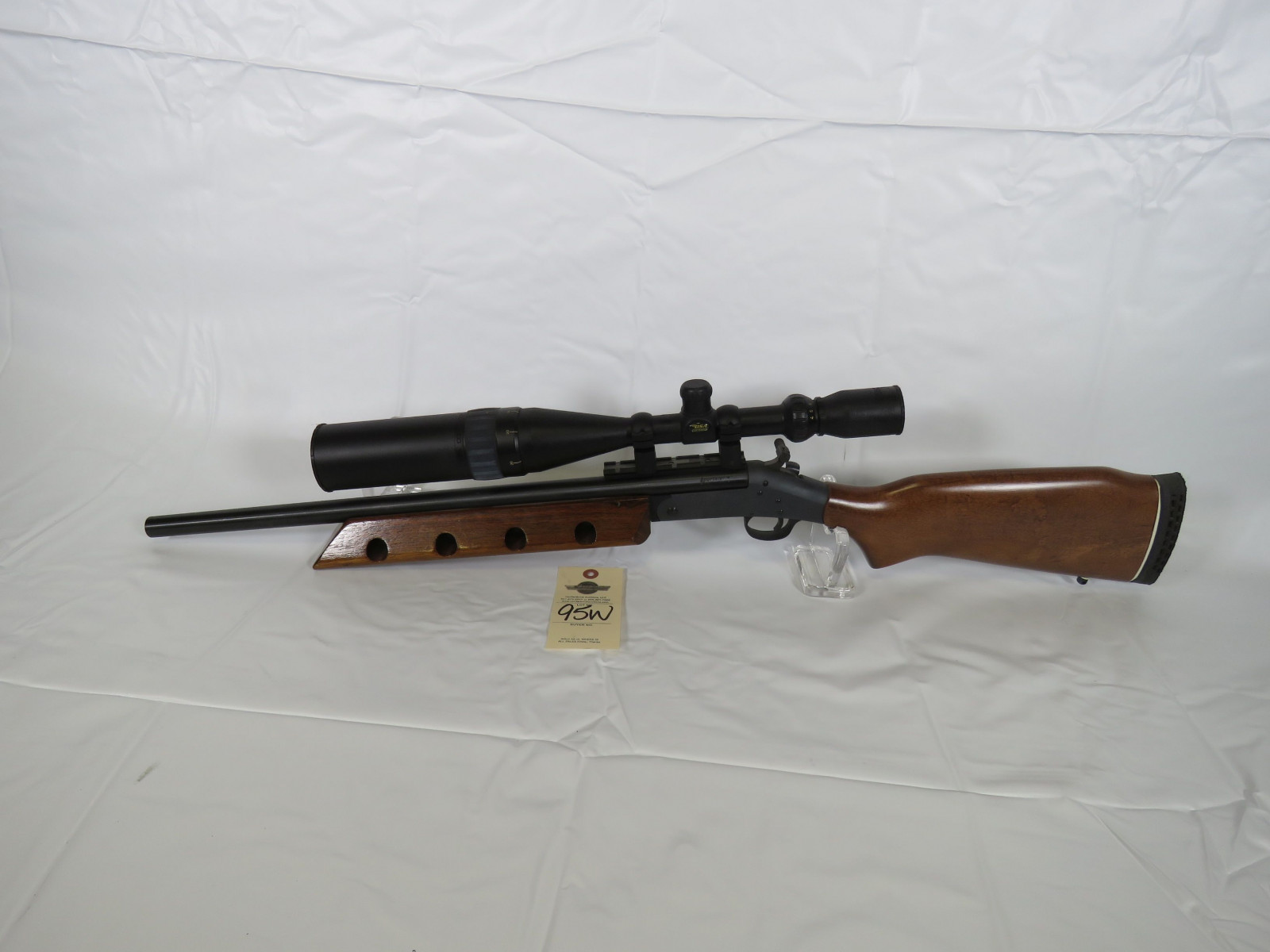 Harrington & Richardson Sporter .17HMR Handi Rifle - Image 1