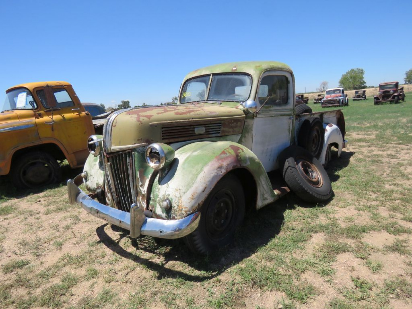 1940 Ford Pickup - Image 4
