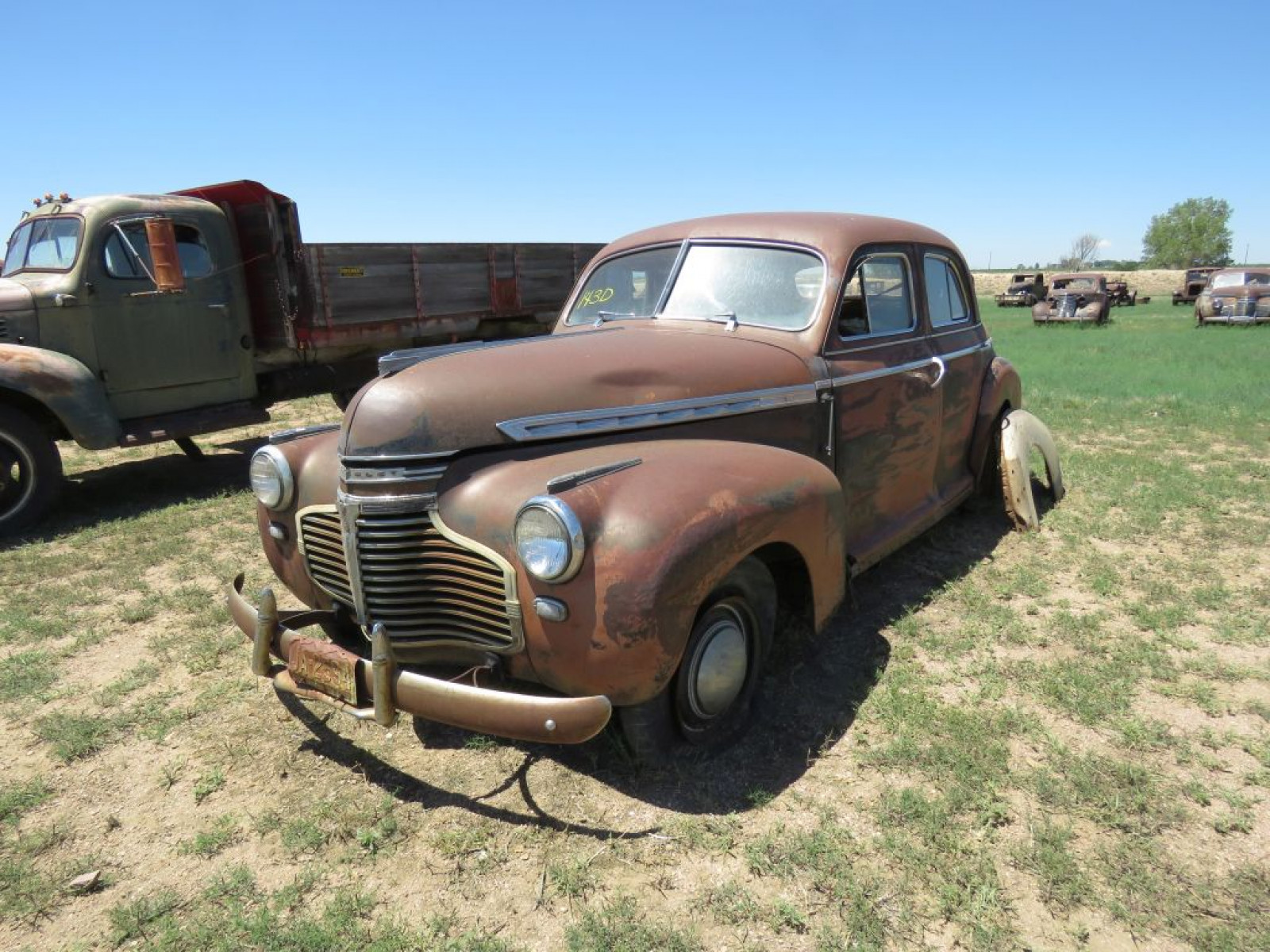 1941 Chevrolet Fleetline 4dr Sedan - Image 3