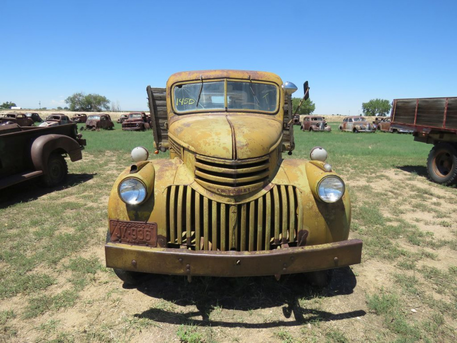 1942 Chevrolet 1 1/2 ton Truck - Image 2