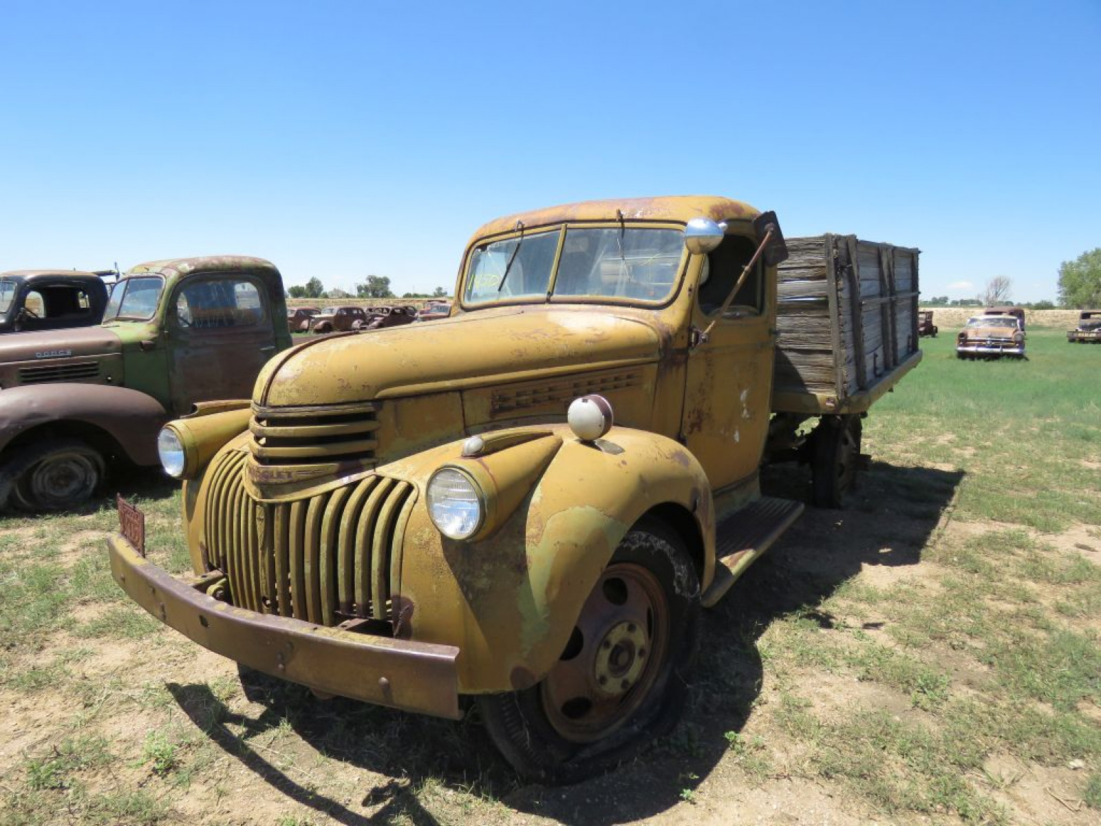 1942 Chevrolet 1 1/2 ton Truck - Image 3