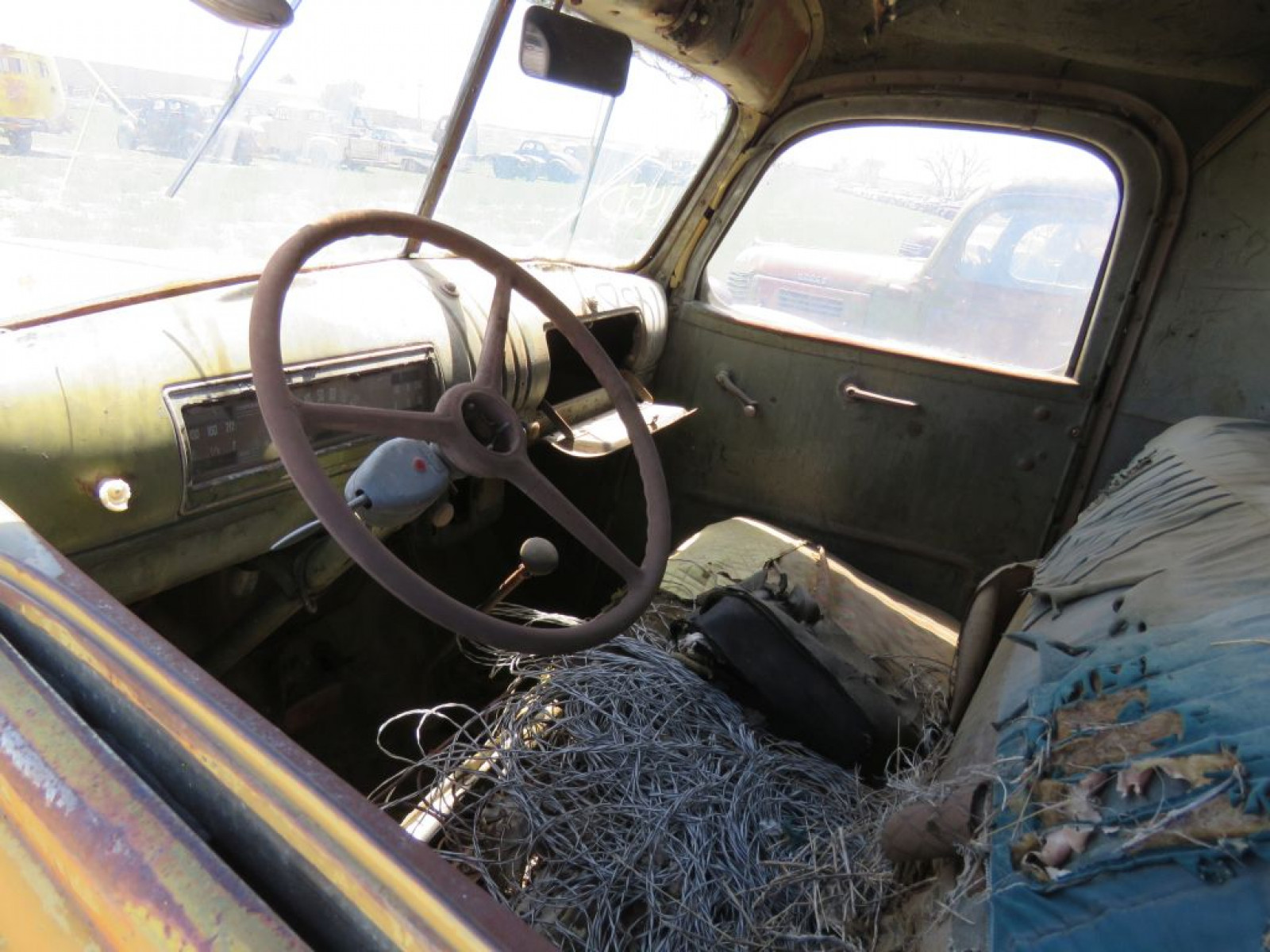 1942 Chevrolet 1 1/2 ton Truck - Image 4