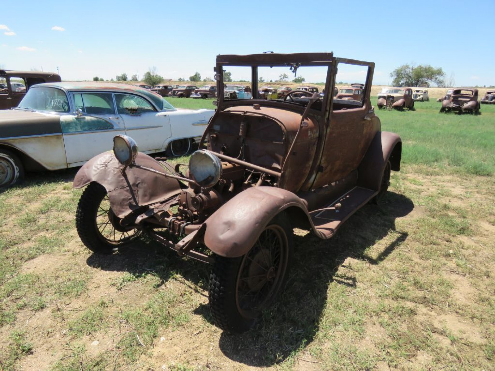 1926 Ford Model T Tudor Cut - Image 3