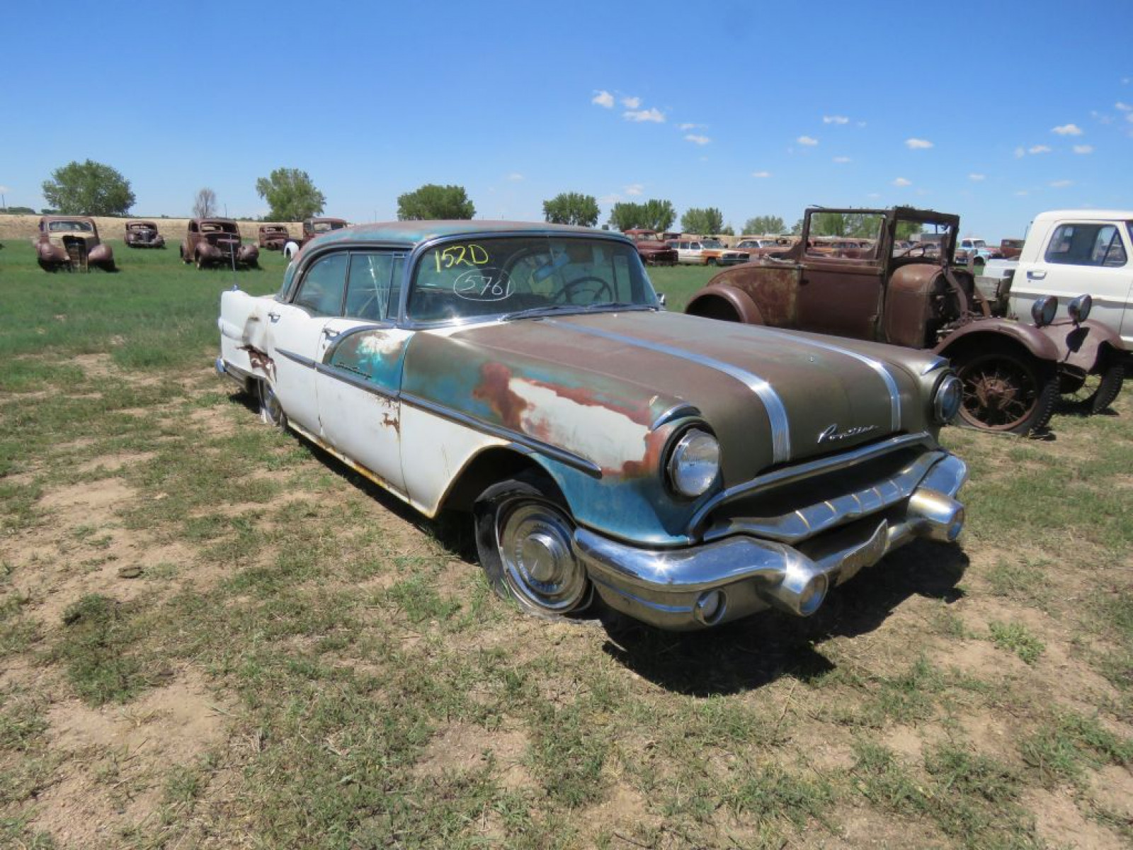 1956 Pontiac Starchief 4dr HT - Image 1