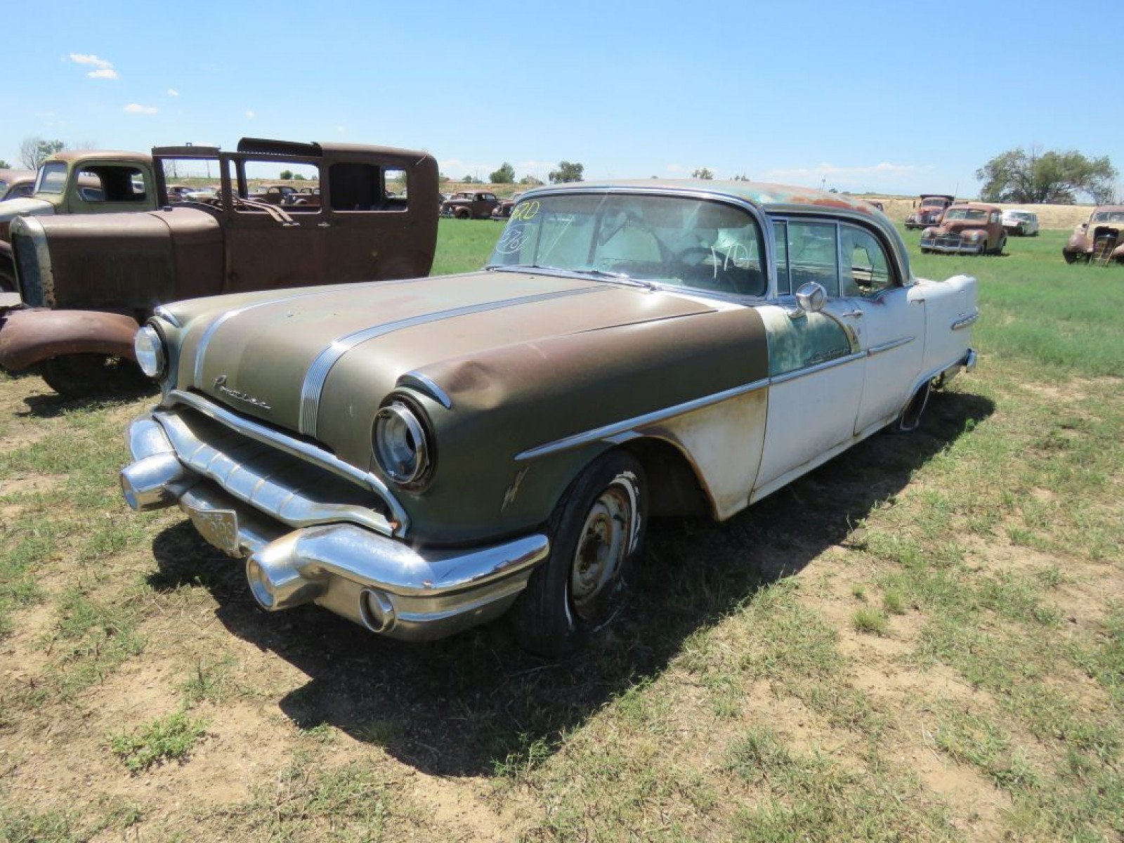 1956 Pontiac Starchief 4dr HT - Image 3