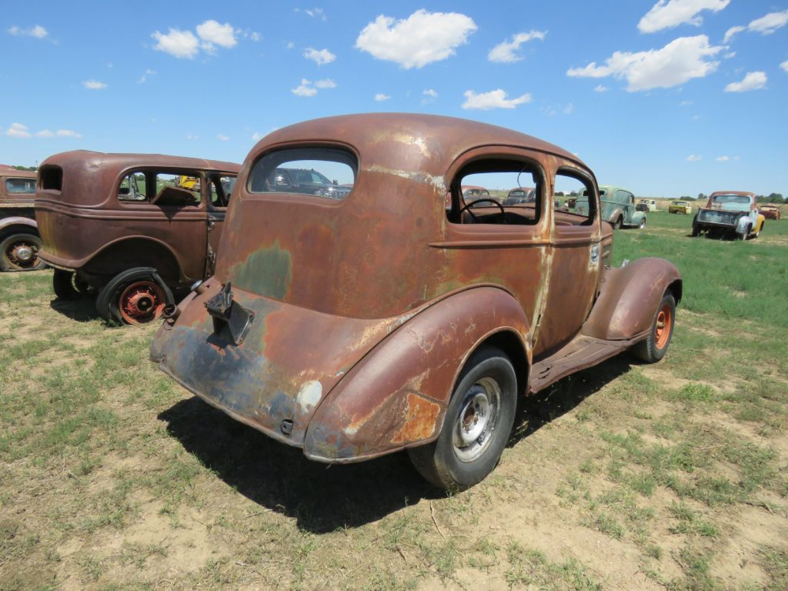 1935 Chevrolet master Deluxe 2dr sedan/Coach - Image 4