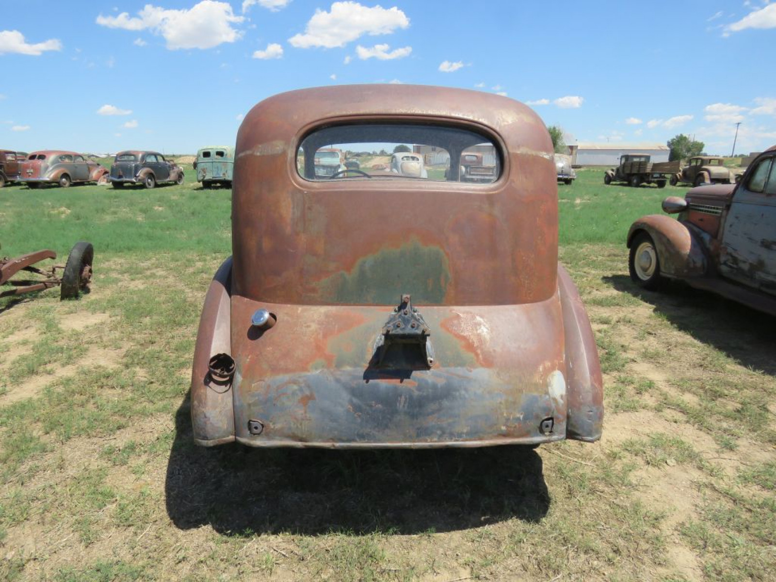 1935 Chevrolet master Deluxe 2dr sedan/Coach - Image 5