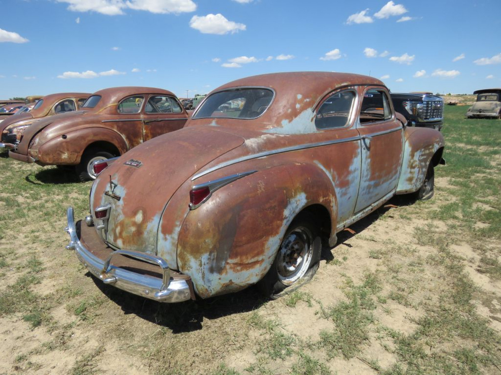 1941 Dodge Luxury Liner Coupe - Image 7