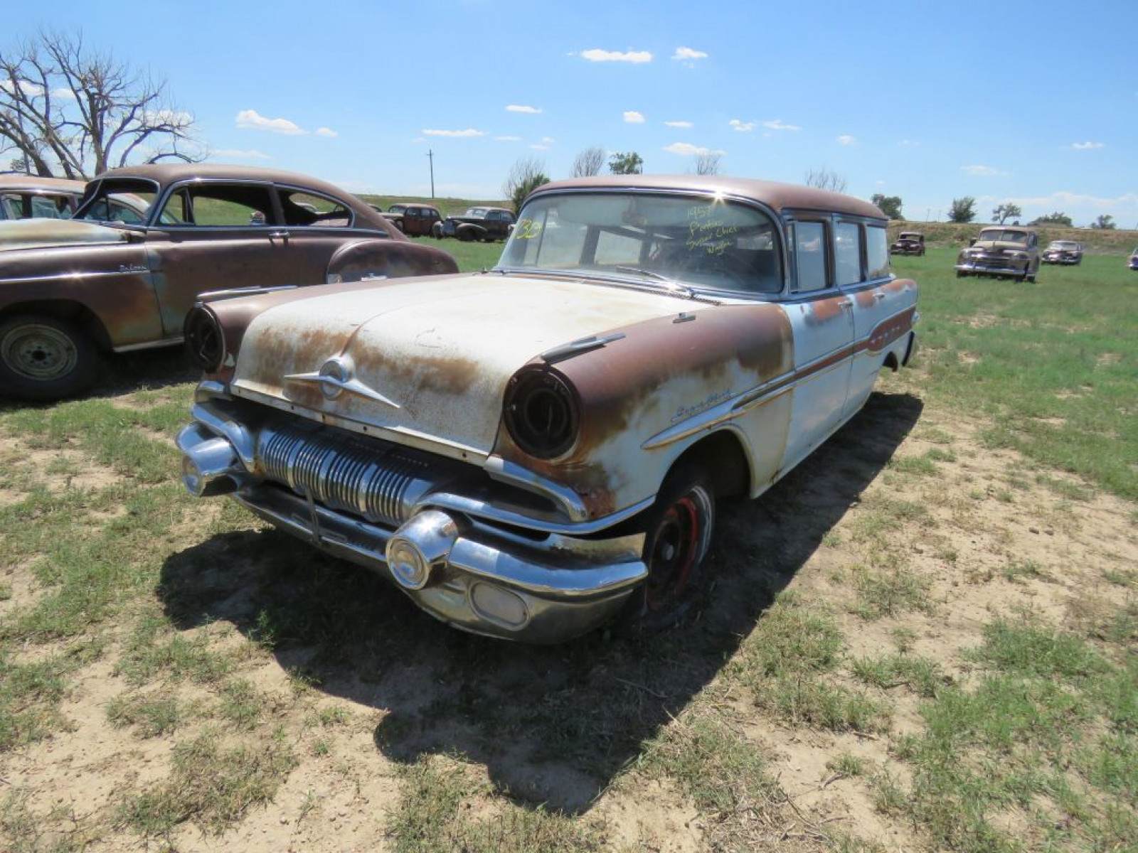 1957 Pontiac Super Starchief 4dr Wagon - Image 3