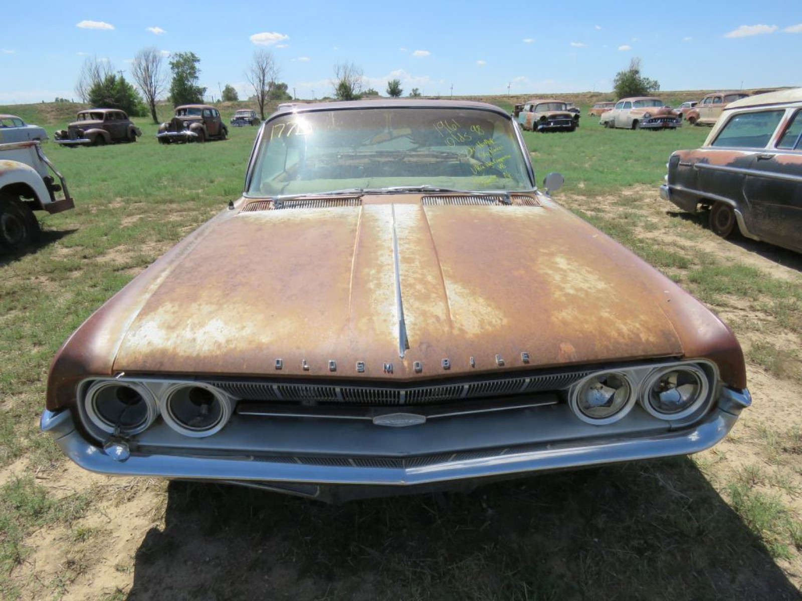 1961 Oldsmobile 98 2dr HT - Image 2