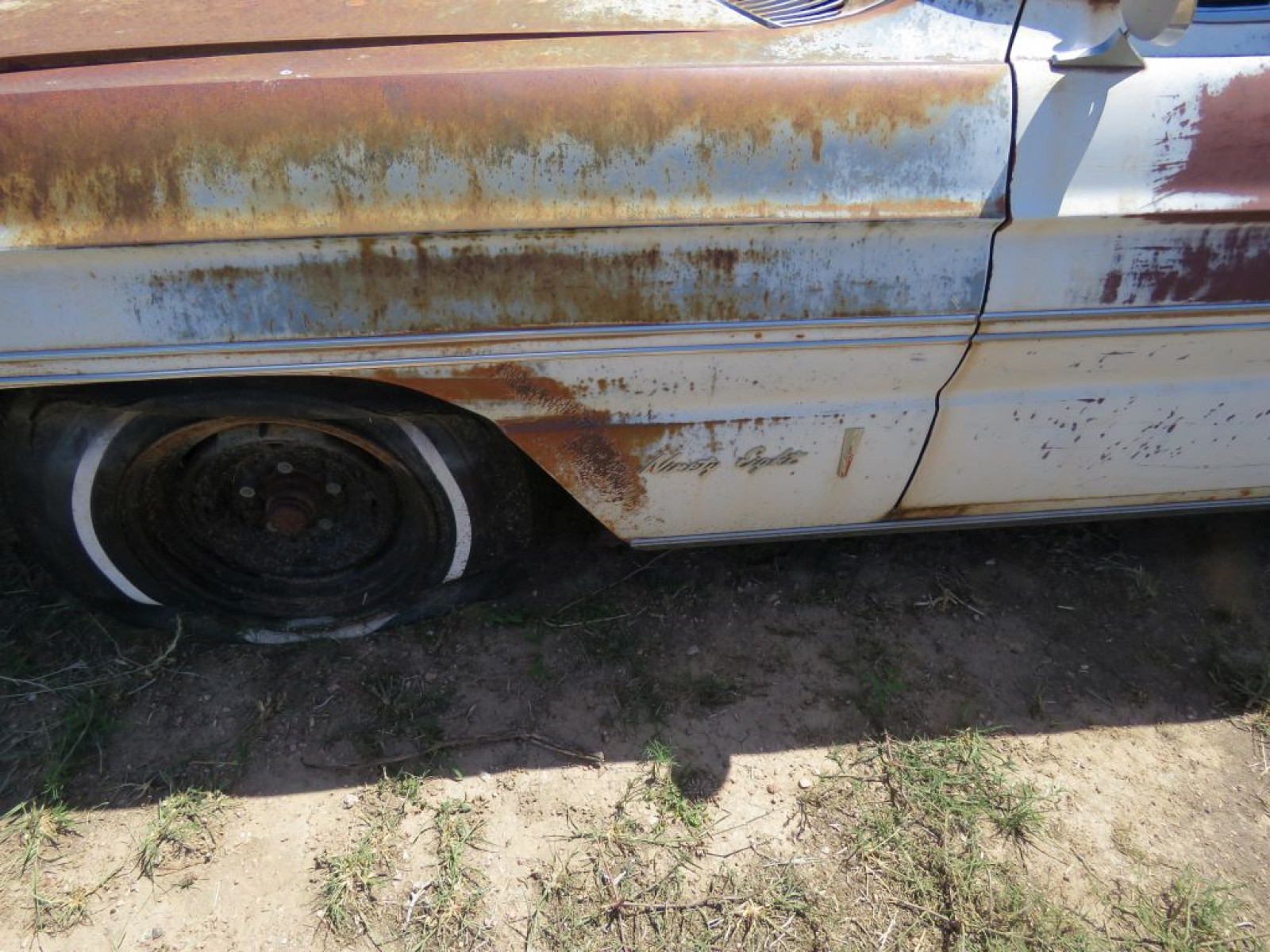 1961 Oldsmobile 98 2dr HT - Image 4