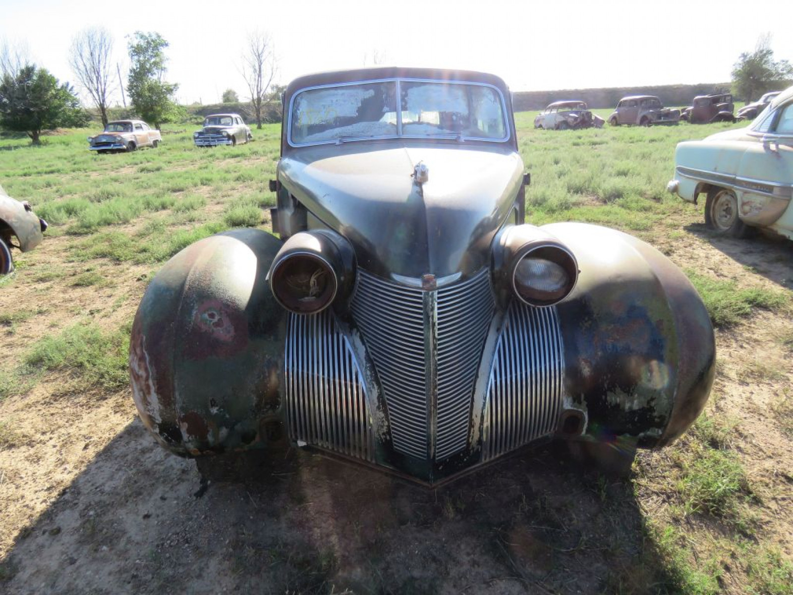 1940 Cadillac Series 62 4dr Sedan - Image 2