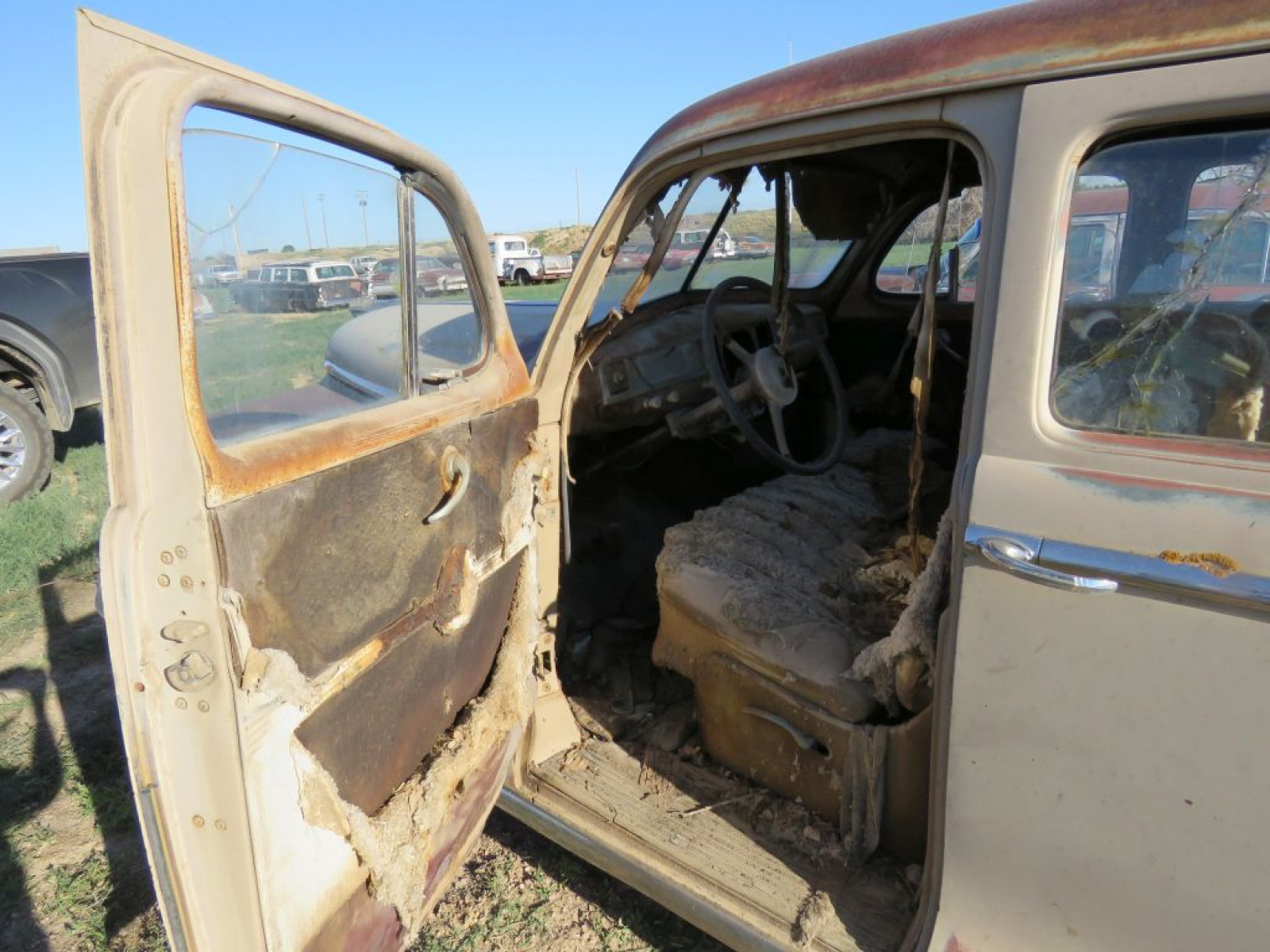 1949 Plymouth Deluxe 4dr Sedan - Image 6
