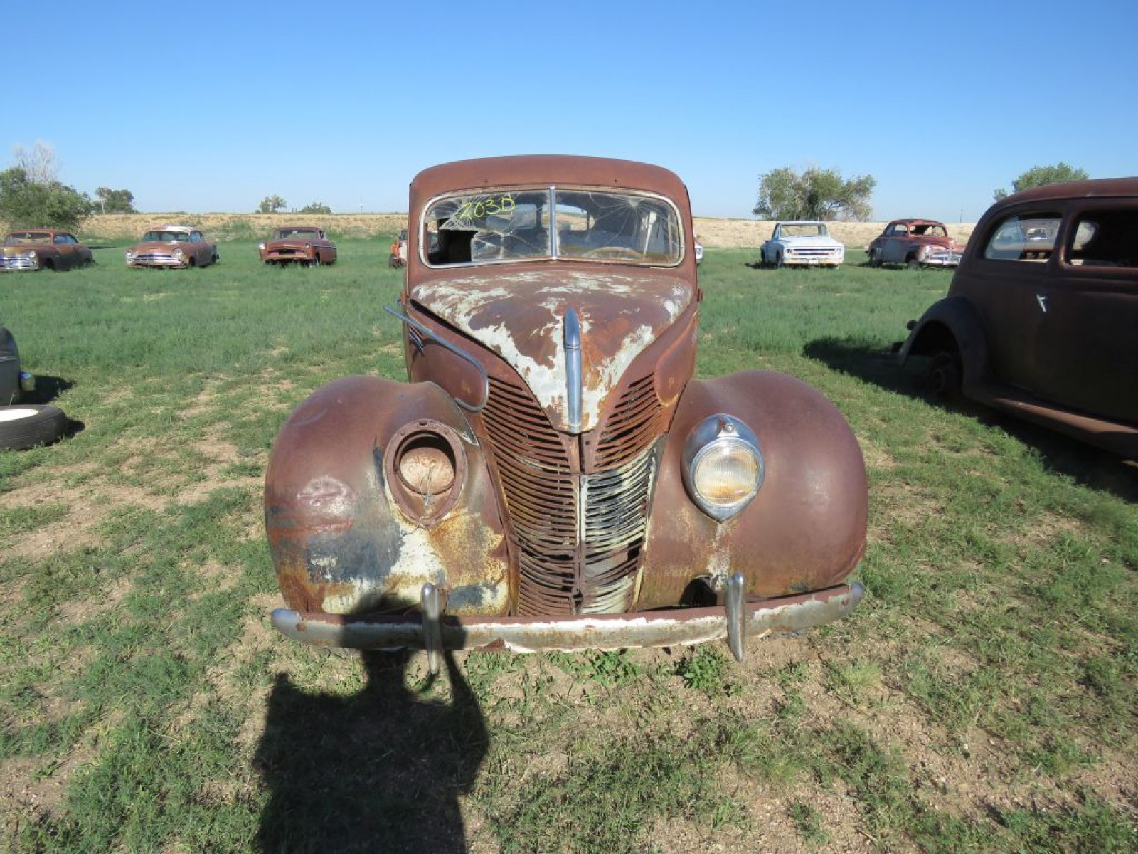 1938 Ford Tudor Deluxe 2dr Sedan - Image 2