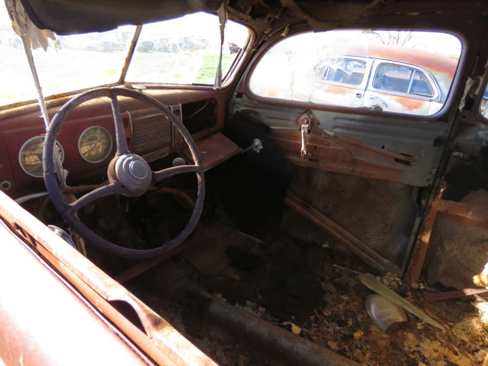 1938 Ford Tudor Deluxe 2dr Sedan - Image 4
