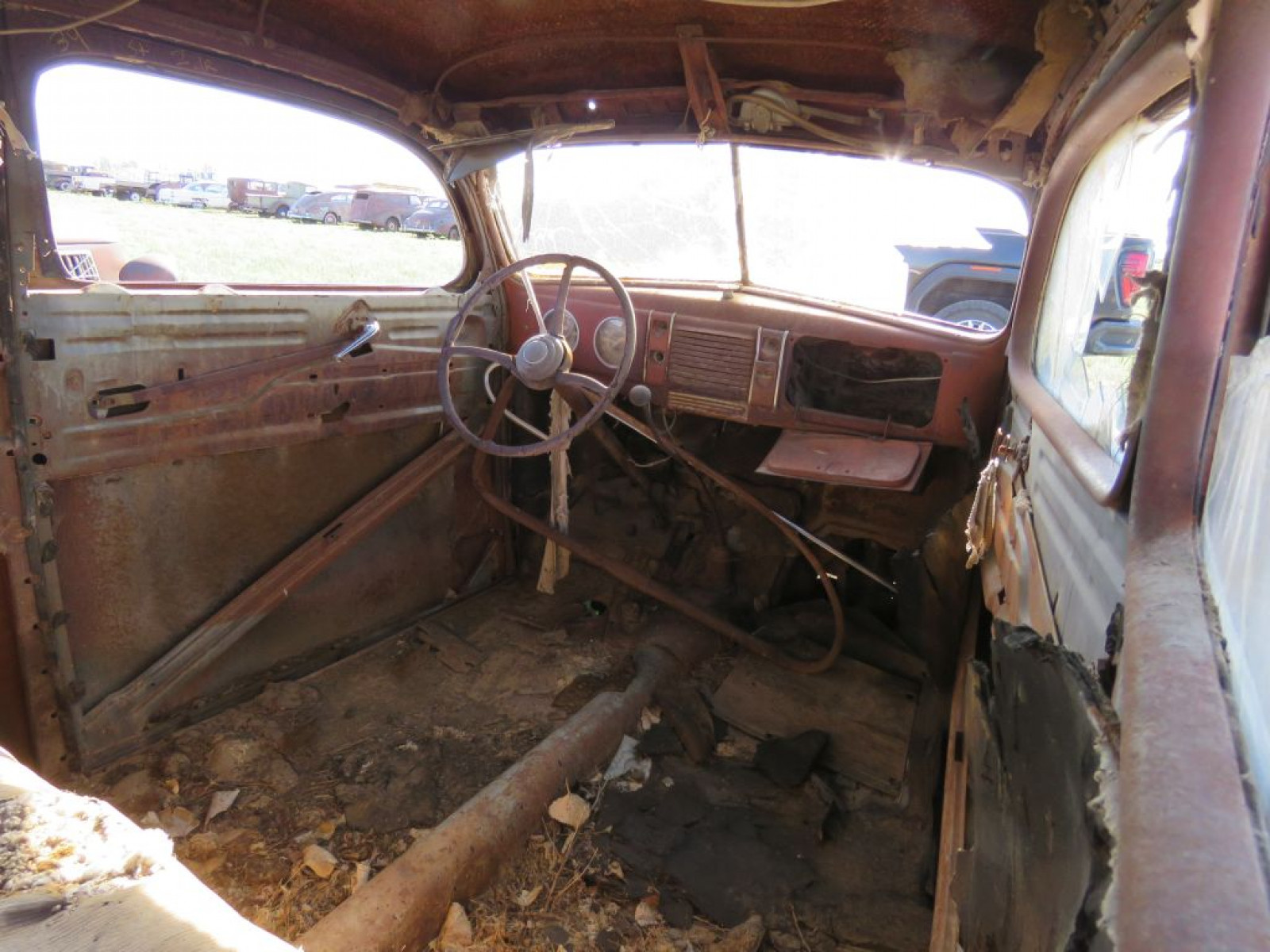 1938 Ford Tudor Deluxe 2dr Sedan - Image 9