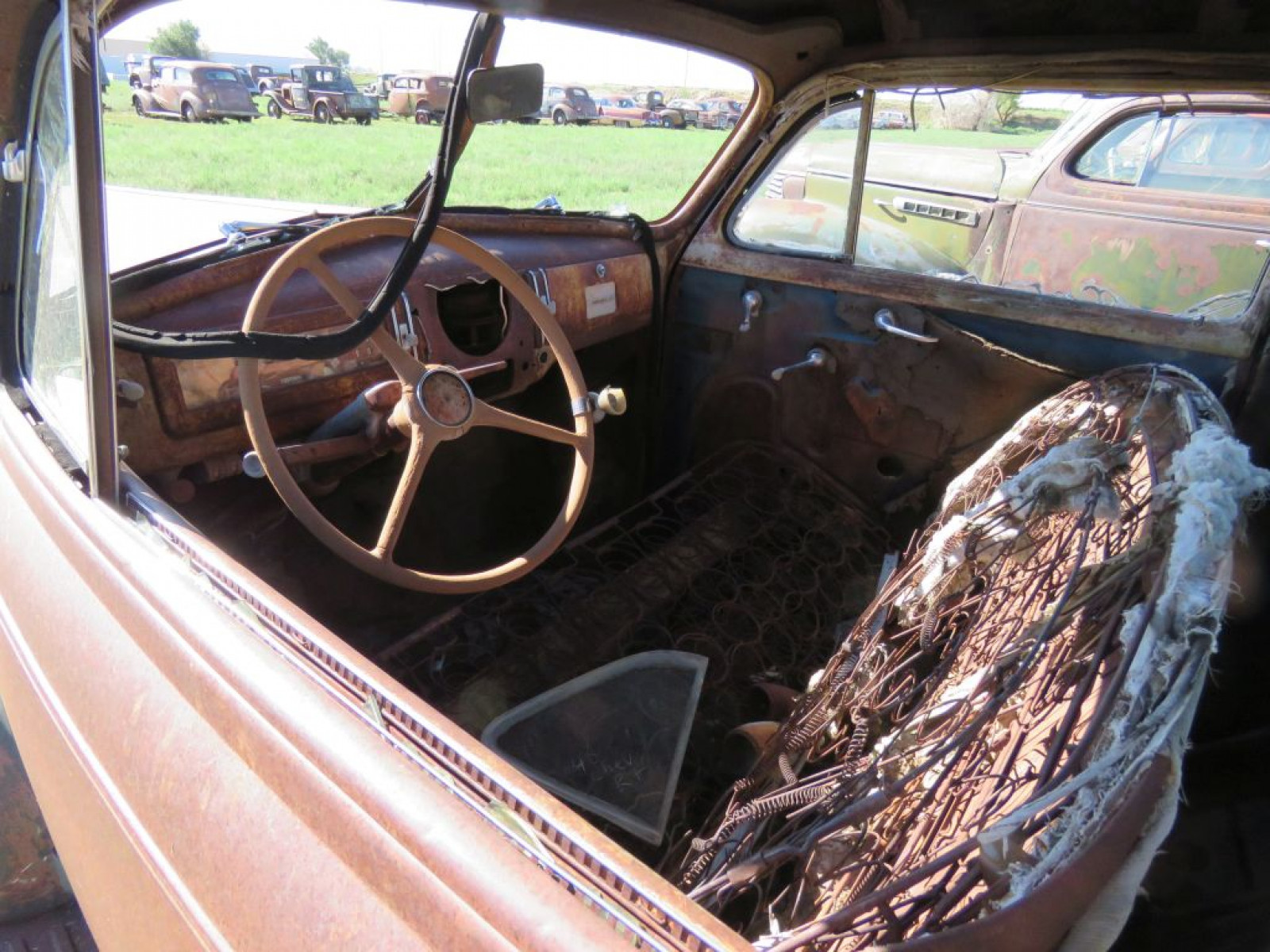1940 Chevrolet Master Deluxe 2dr Sedan - Image 4