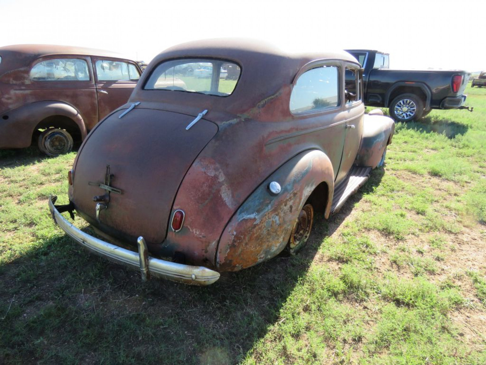 1940 Chevrolet Master Deluxe 2dr Sedan - Image 6