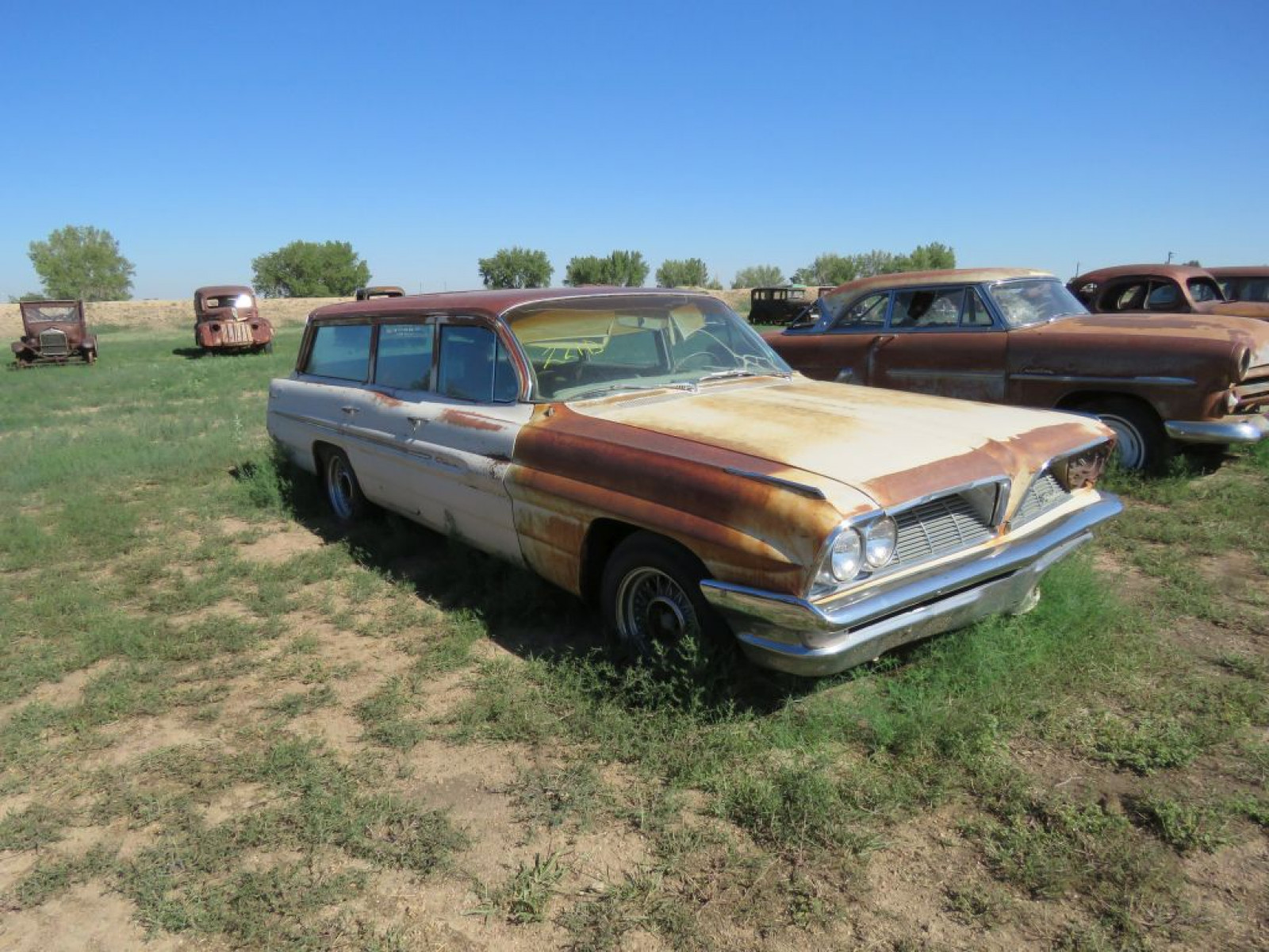 1961 Pontiac Catalina 4dr Wagon - Image 1