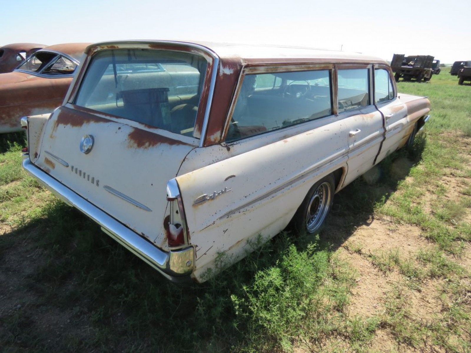 1961 Pontiac Catalina 4dr Wagon - Image 8