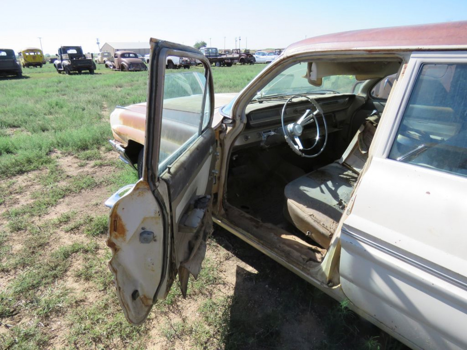 1961 Pontiac Catalina 4dr Wagon - Image 9
