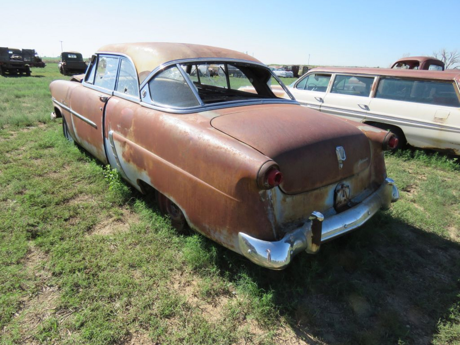 1953 Ford Crestliner 2dr HT - Image 4