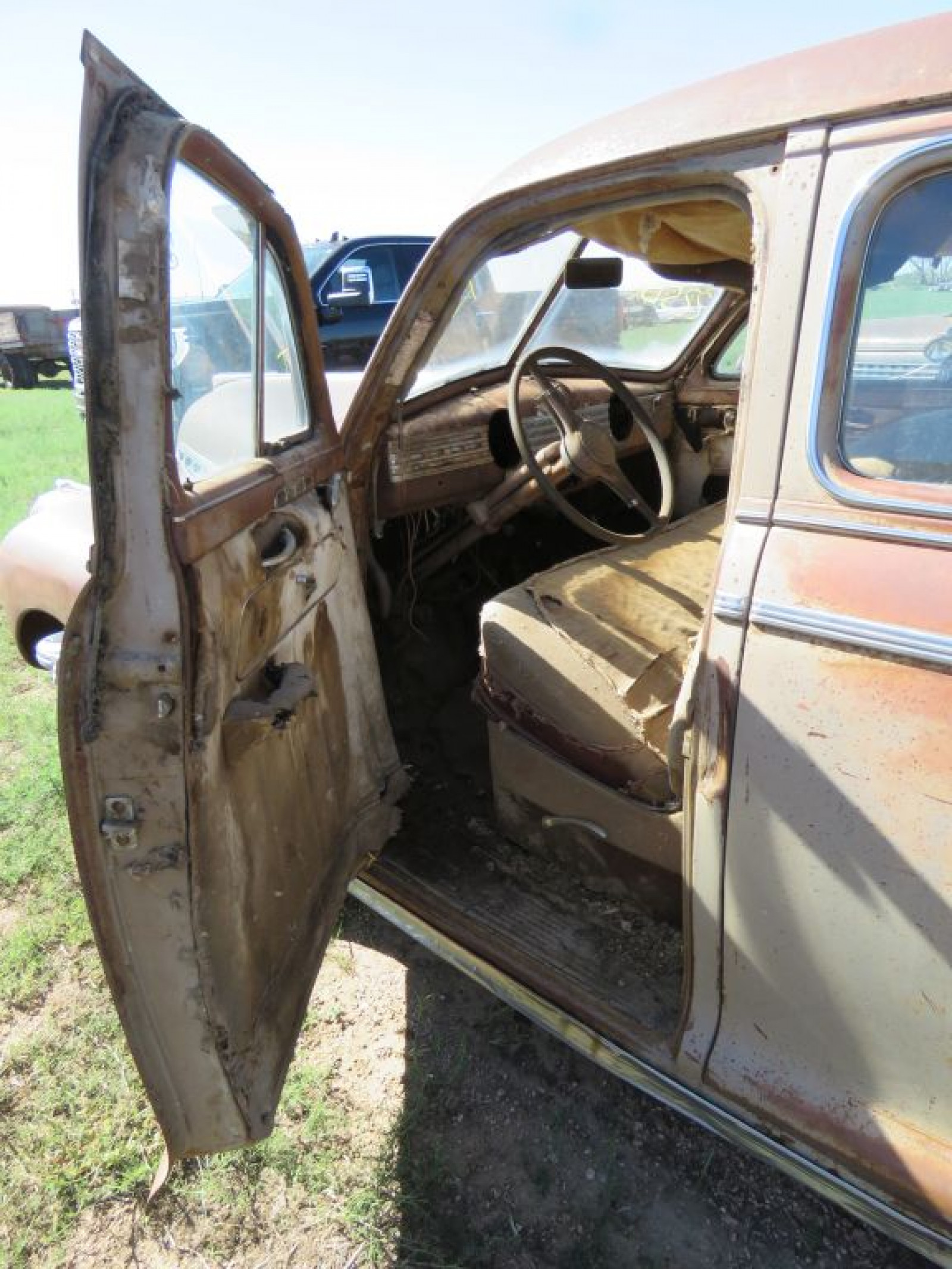 1941 Chevrolet Special Deluxe 4dr Sedan - Image 4