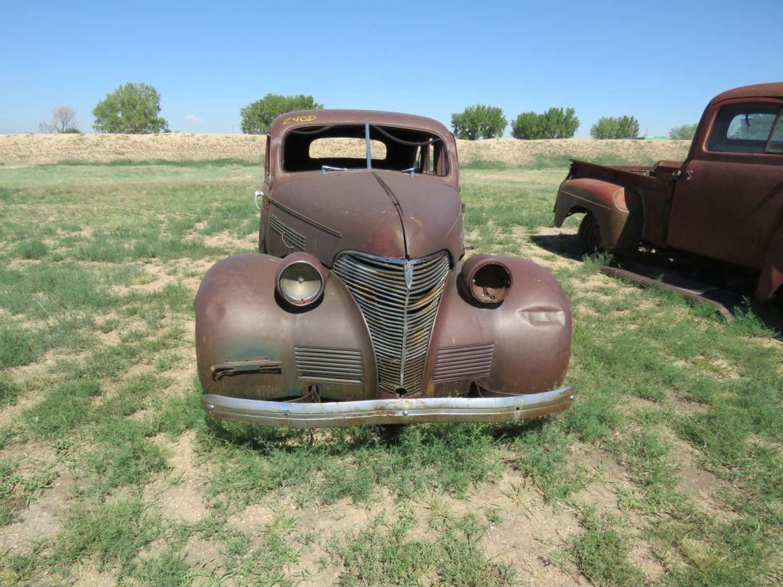 1939 Chevrolet Master Deluxe Sedan - Image 2