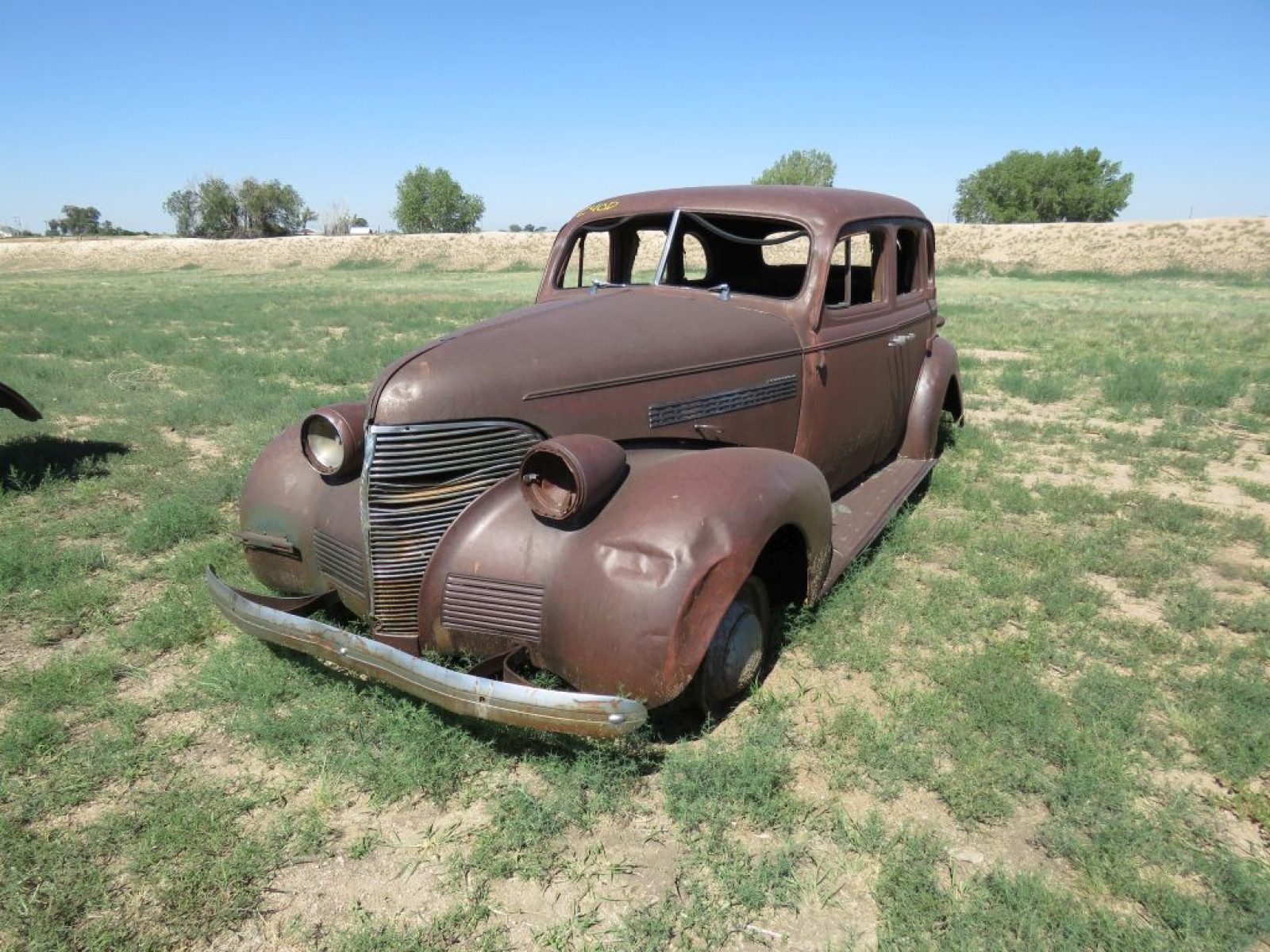 1939 Chevrolet Master Deluxe Sedan - Image 3