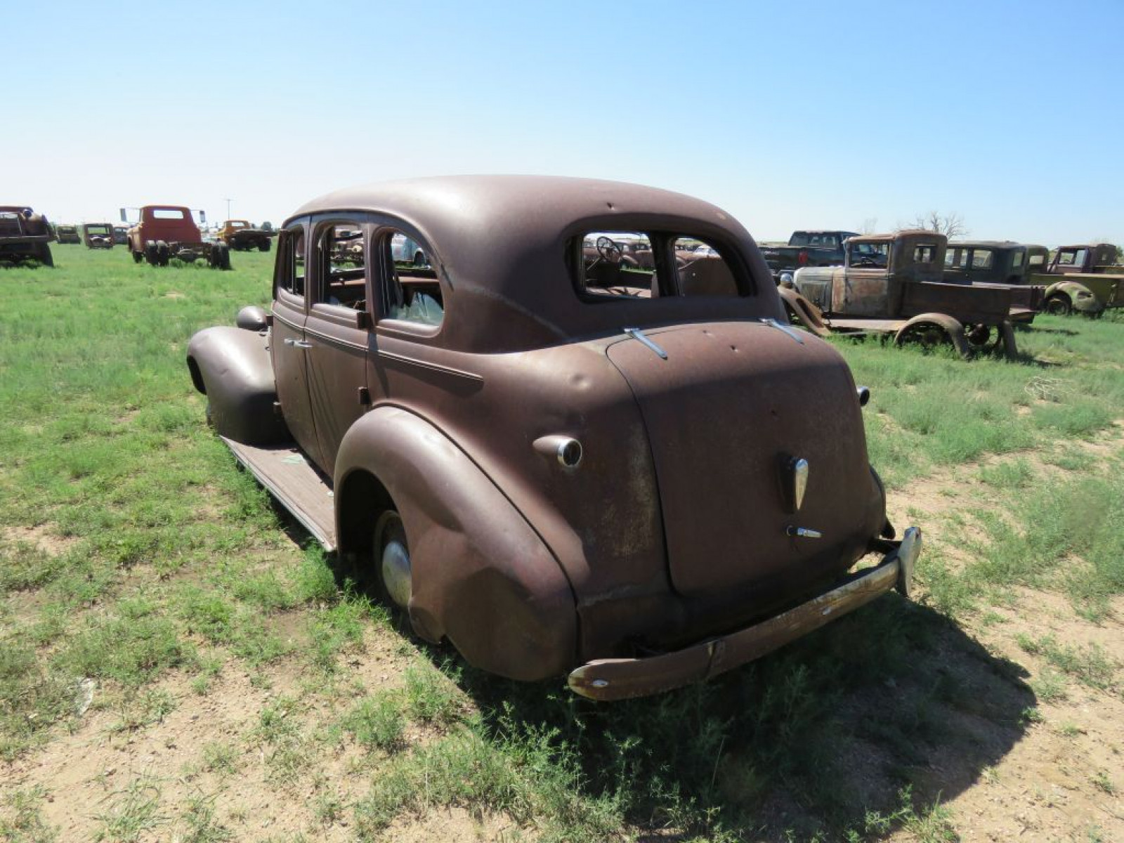 1939 Chevrolet Master Deluxe Sedan - Image 6