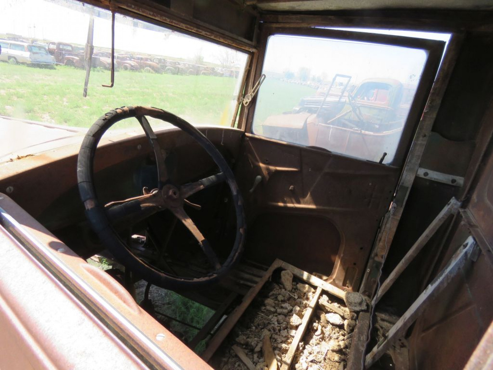 1928 Ford Truck - Image 4