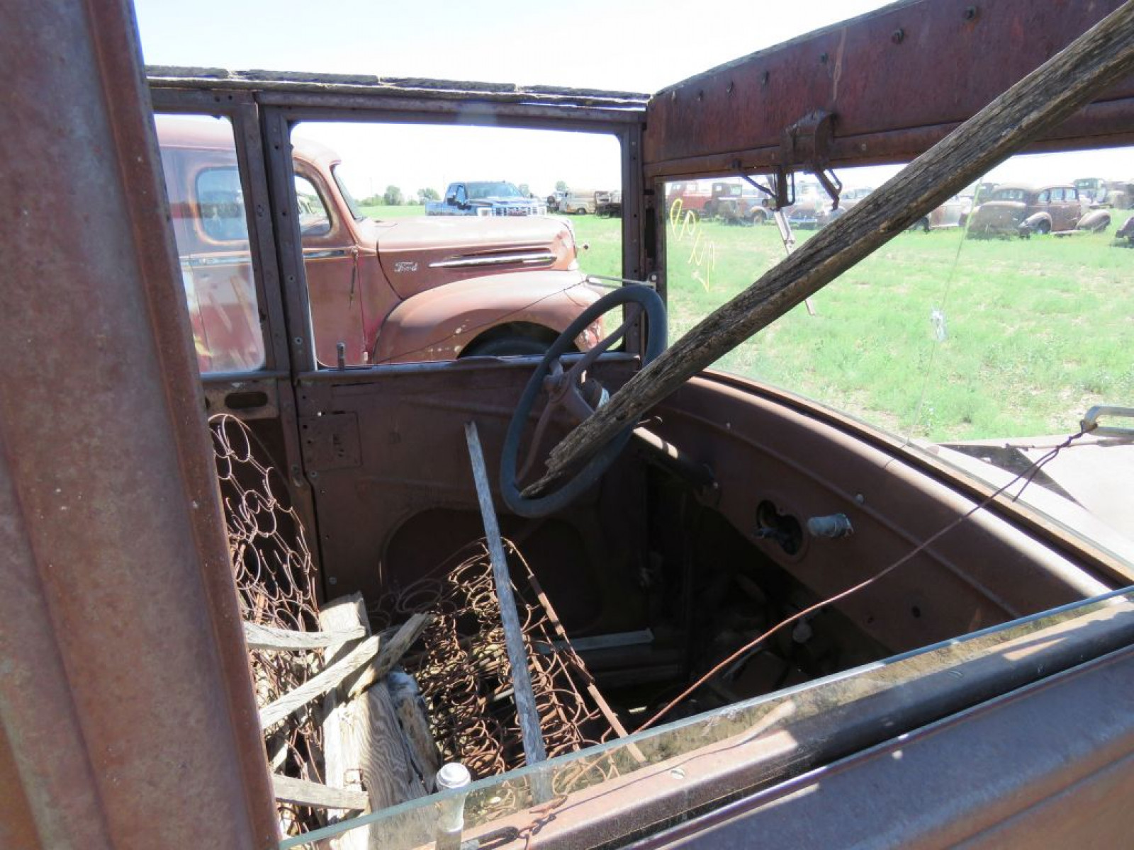 1926 Ford Model T Coupe - Image 4