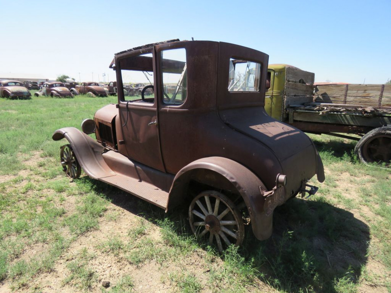 1926 Ford Model T Coupe - Image 7