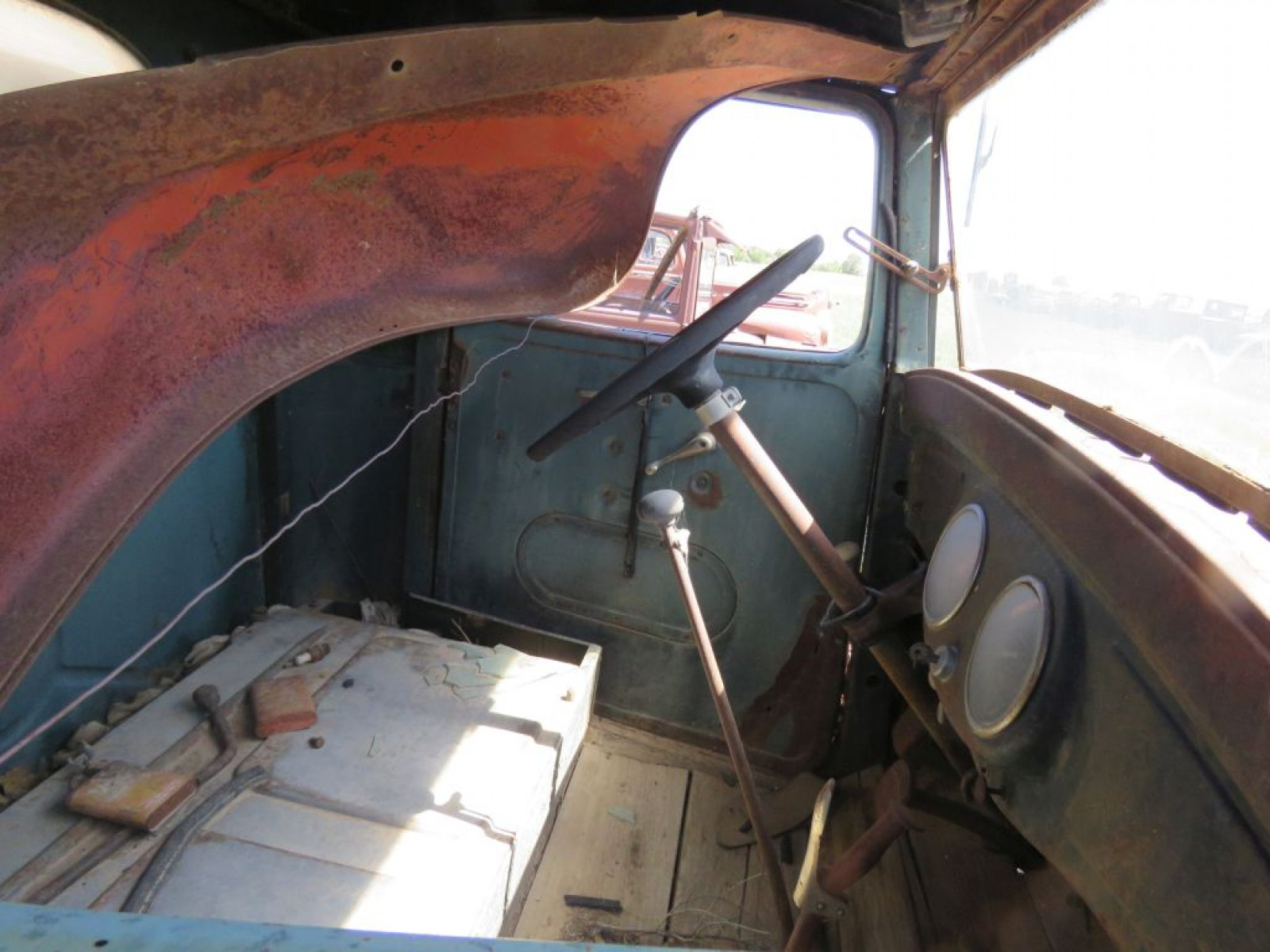 1935 International 1 1/2 ton Truck - Image 11
