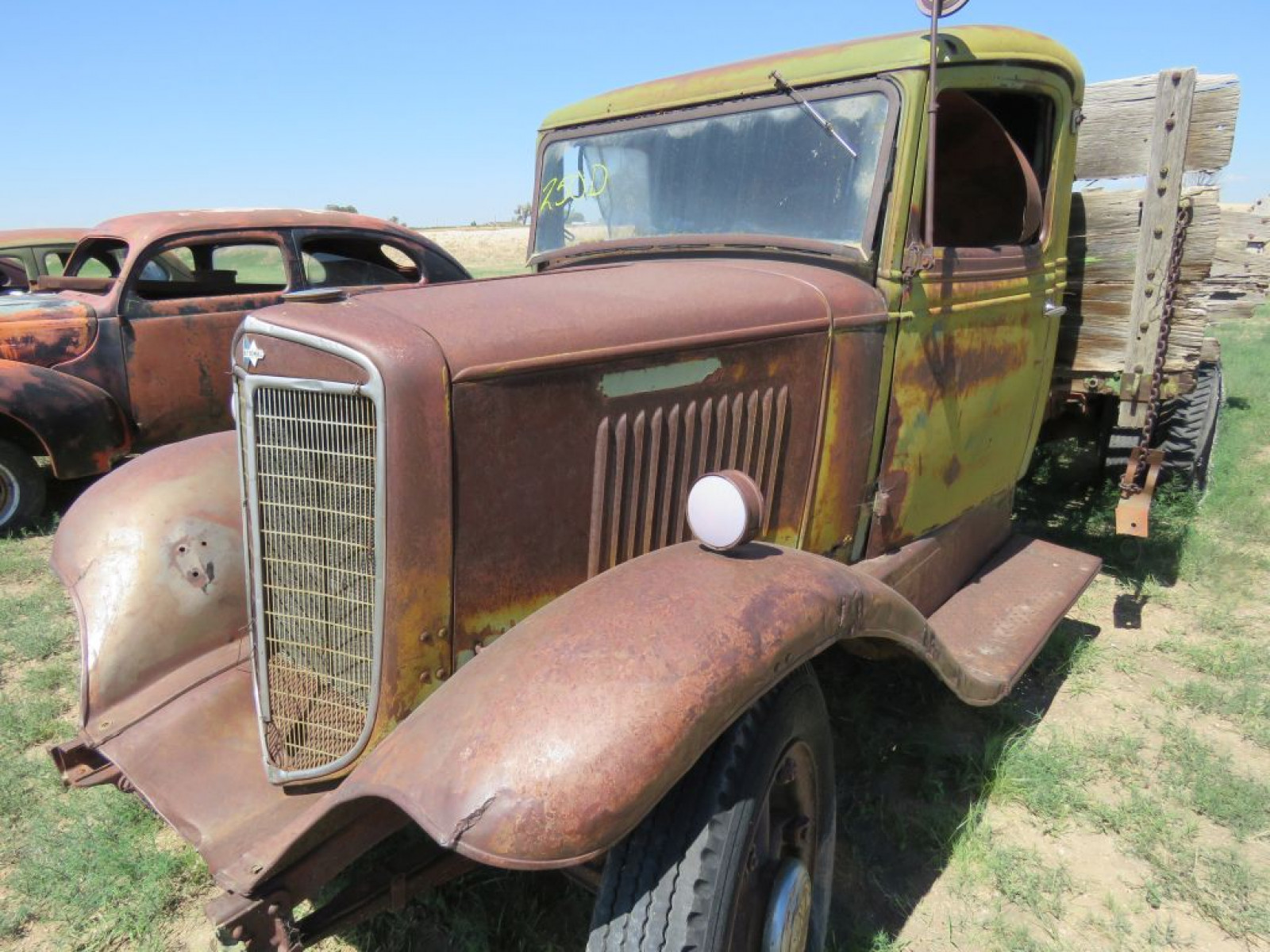 1935 International 1 1/2 ton Truck - Image 4