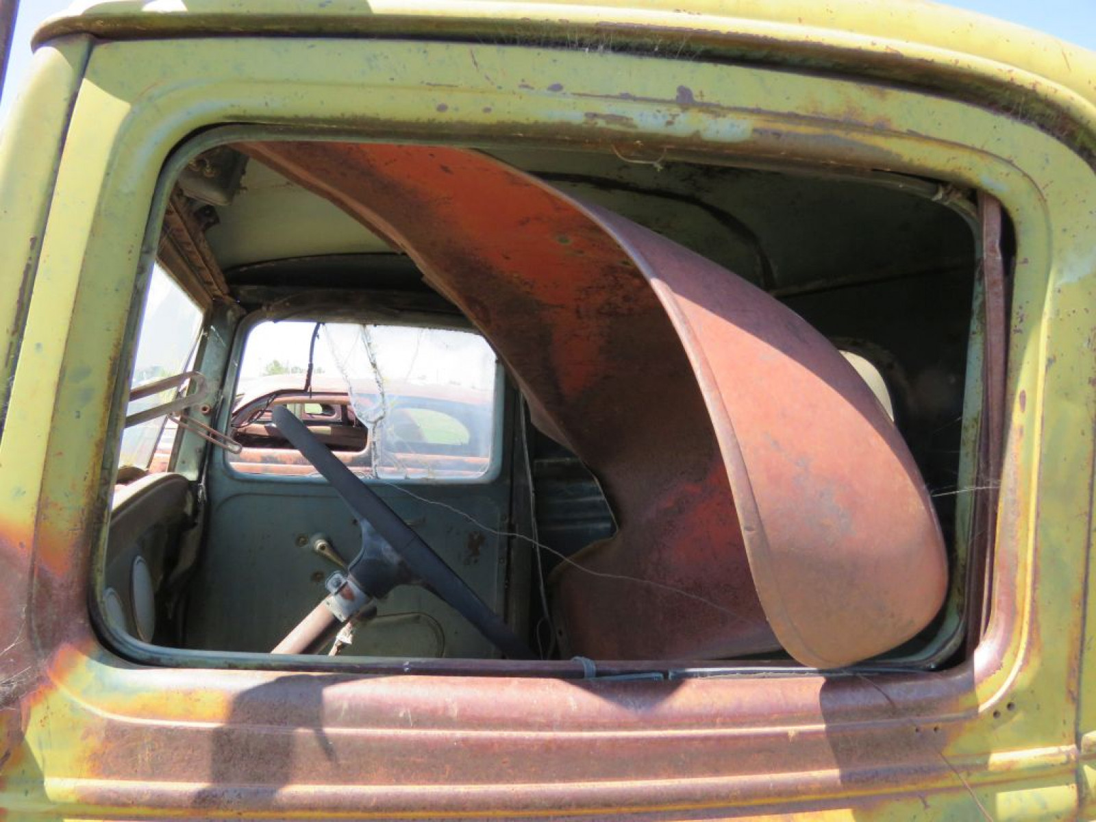 1935 International 1 1/2 ton Truck - Image 5