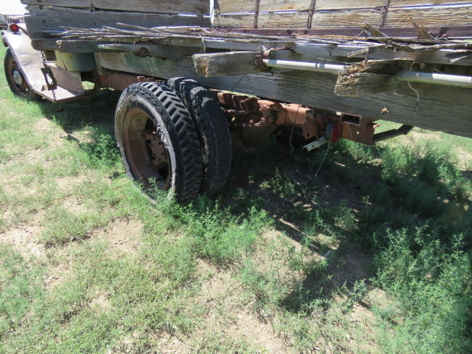 1935 International 1 1/2 ton Truck - Image 9