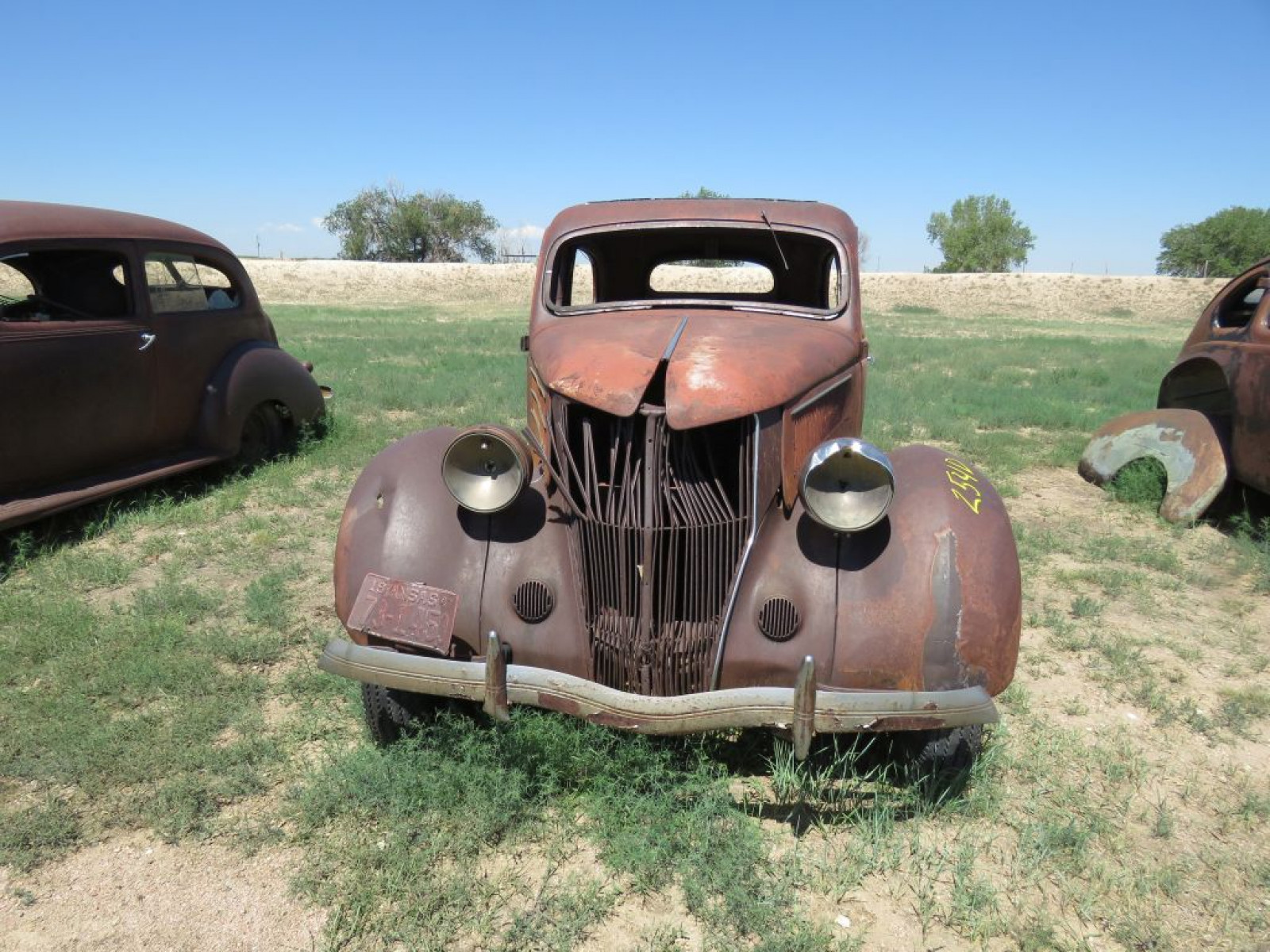 1936 Ford 2dr Sedan - Image 2