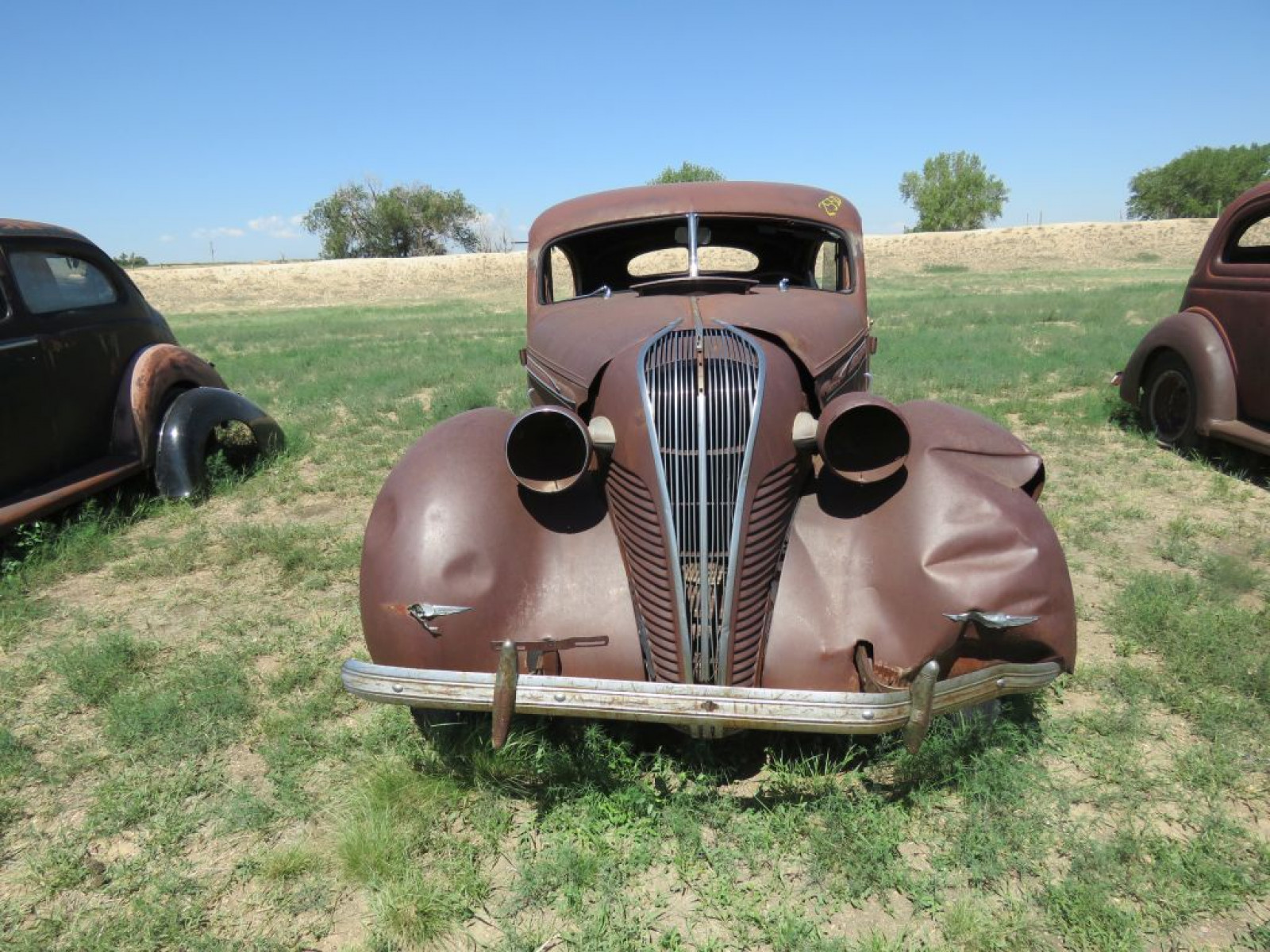 1937 Hudson Terraplane 2dr Sedan - Image 2