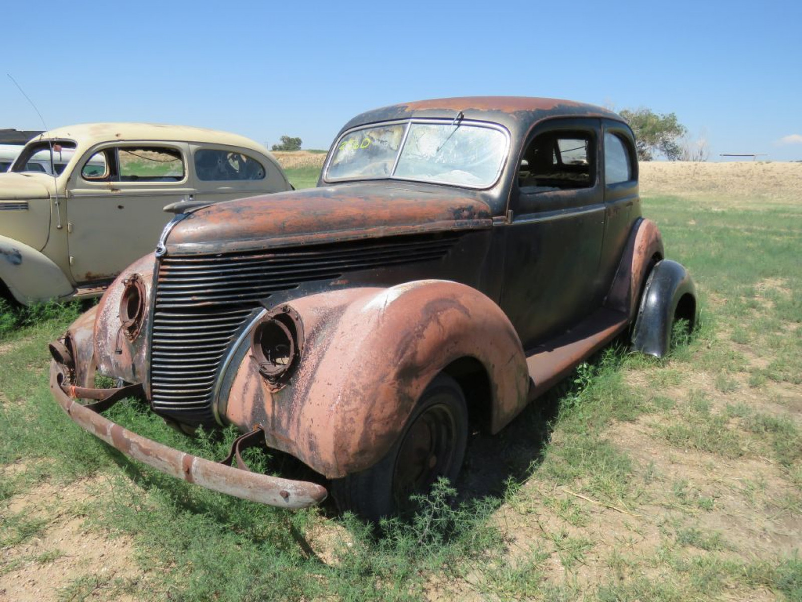 1938 Ford Tudor Deluxe 2dr Sedan - Image 3