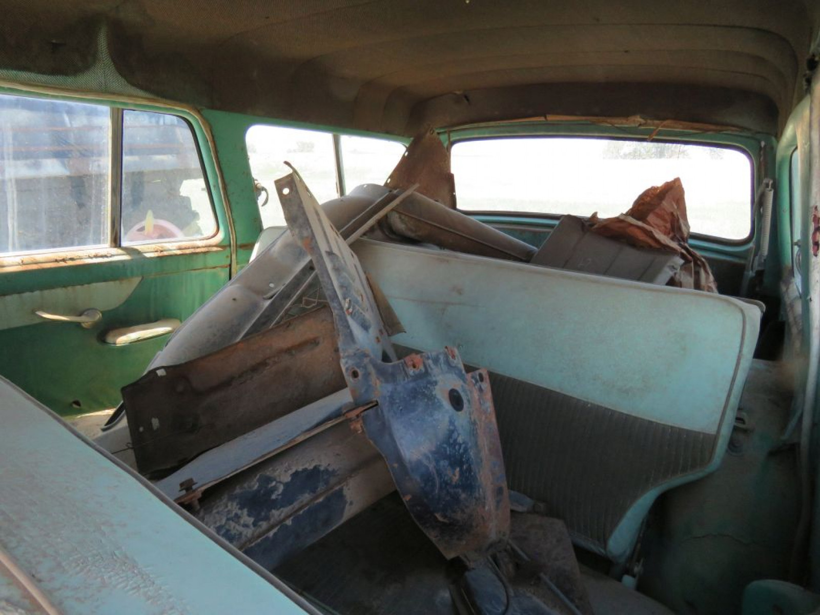 1956 Ford Fairlane 4dr Wagon - Image 10