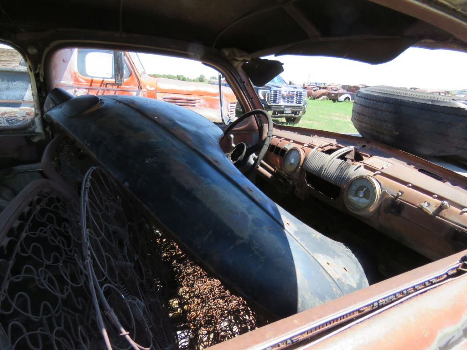1946 Ford Super Deluxe 2dr Sedan - Image 4